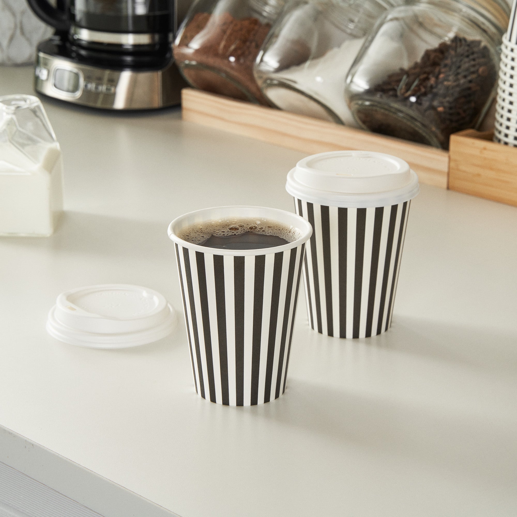 Restpresso 12 oz Black and White Stripe Paper Single Wall Coffee Cup - with White Lid - 3 1/2"x 3 1/2"x 4 3/4" - 20 count box