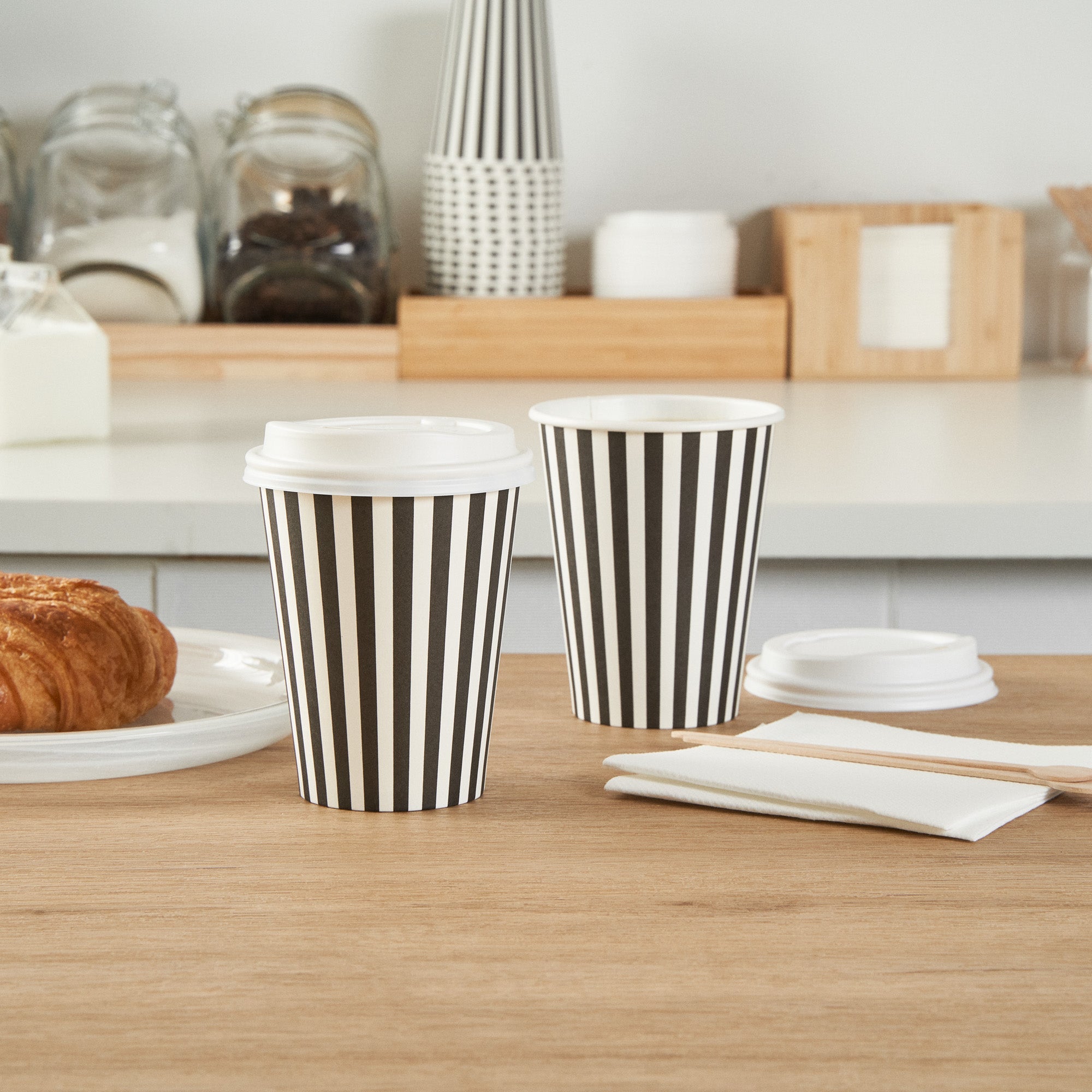 Restpresso 12 oz Black and White Stripe Paper Single Wall Coffee Cup - with White Lid - 3 1/2"x 3 1/2"x 4 3/4" - 20 count box