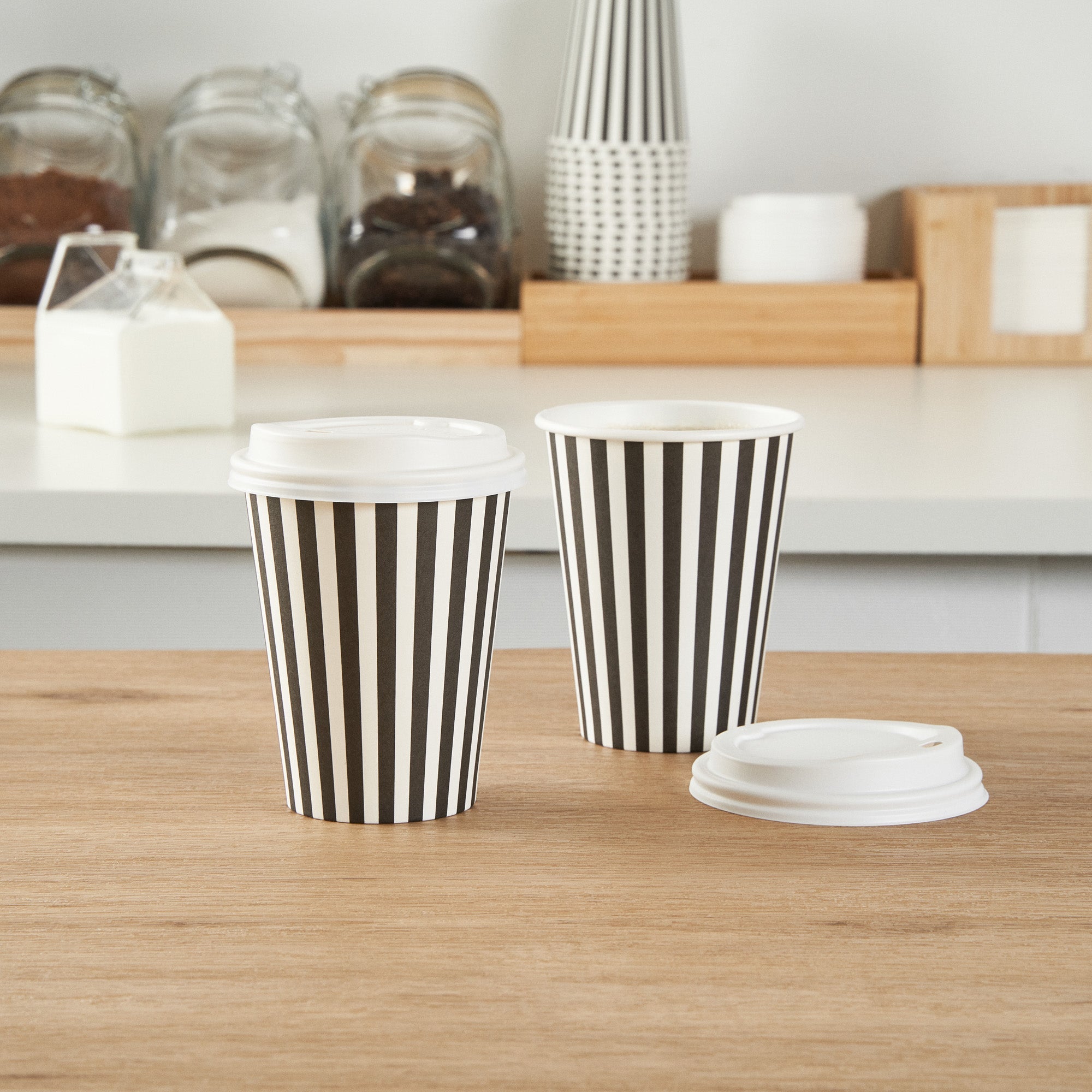 Restpresso 12 oz Black and White Stripe Paper Single Wall Coffee Cup - with White Lid - 3 1/2"x 3 1/2"x 4 3/4" - 20 count box