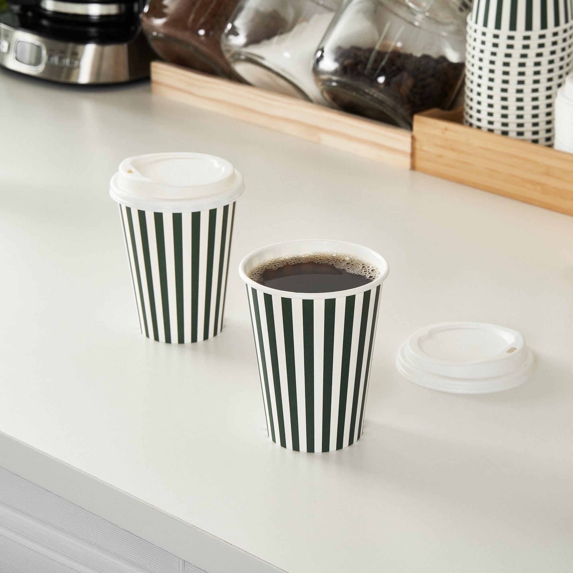 Restpresso 12 oz Forest Green and White Stripe Paper Single Wall Coffee Cup - with White Lid - 3 1/2"x 3 1/2"x 4 3/4" - 20 count box