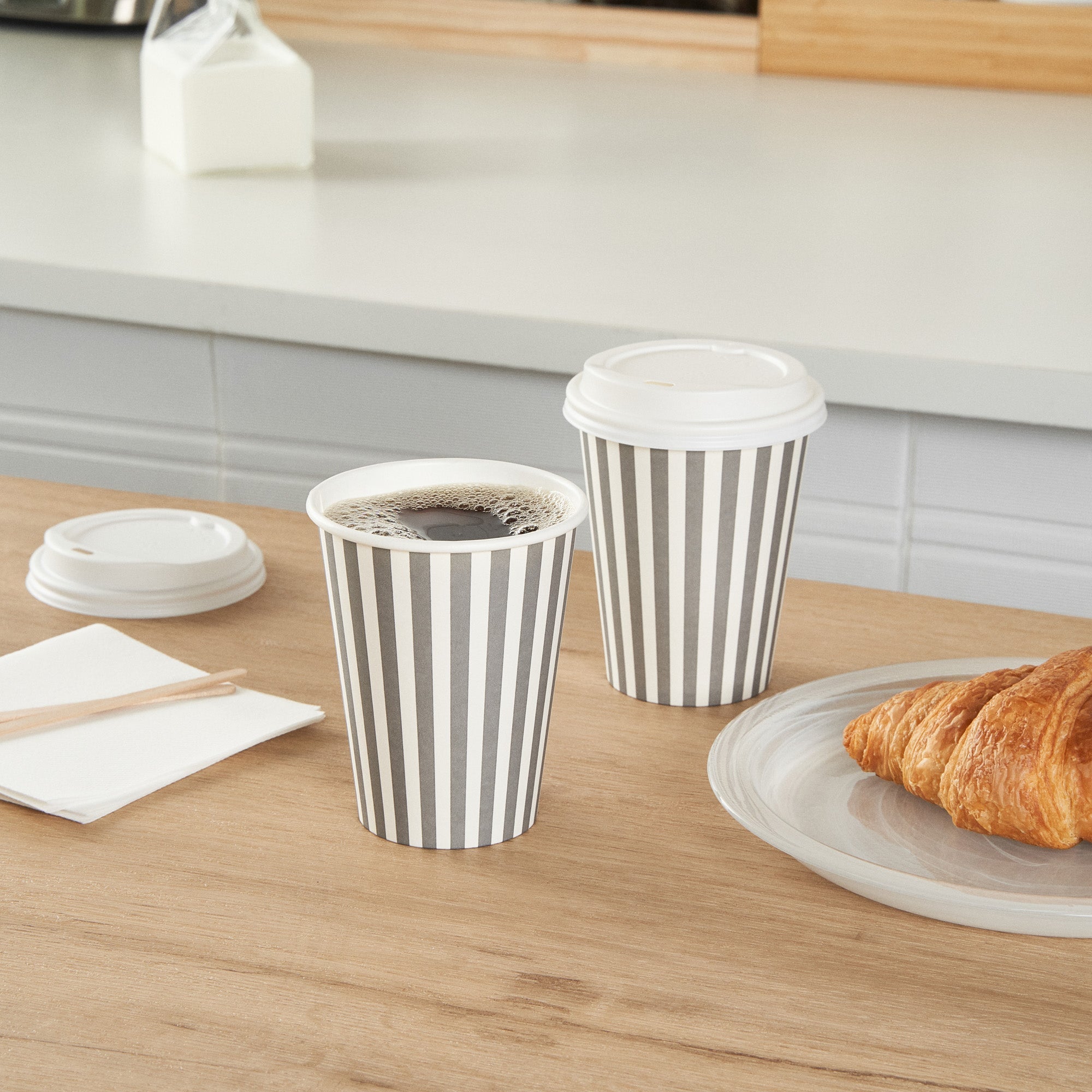 Restpresso 12 oz Gray and White Stripe Paper Single Wall Coffee Cup - with White Lid - 3 1/2"x 3 1/2"x 4 3/4" - 400 count box