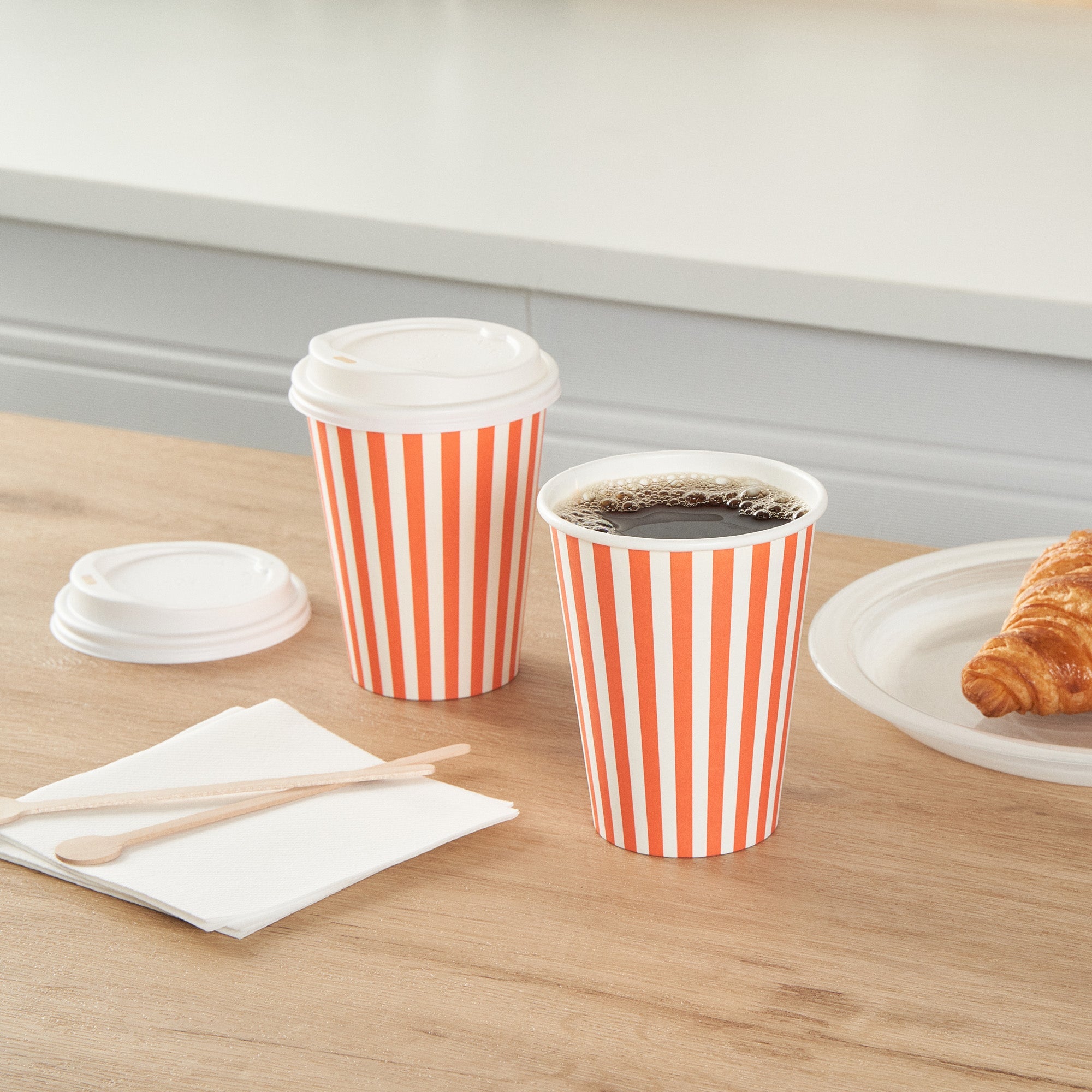 Restpresso 12 oz Orange and White Stripe Paper Single Wall Coffee Cup - with White Lid - 3 1/2"x 3 1/2"x 4 3/4" - 20 count box