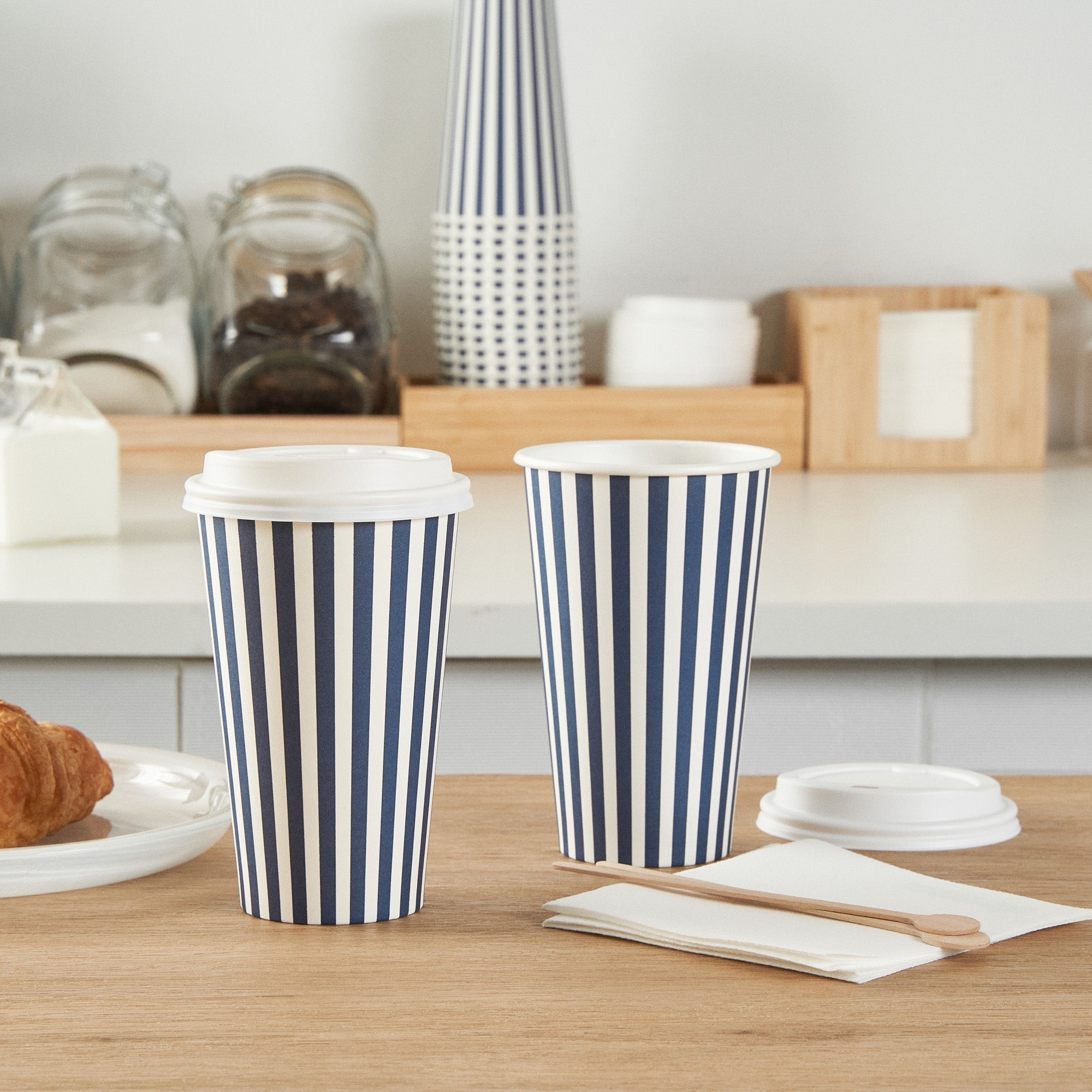 Restpresso 16 oz Blue and White Stripe Paper Single Wall Coffee Cup - with White Lid - 3 1/2"x 3 1/2"x 5 3/4" - 400 count box