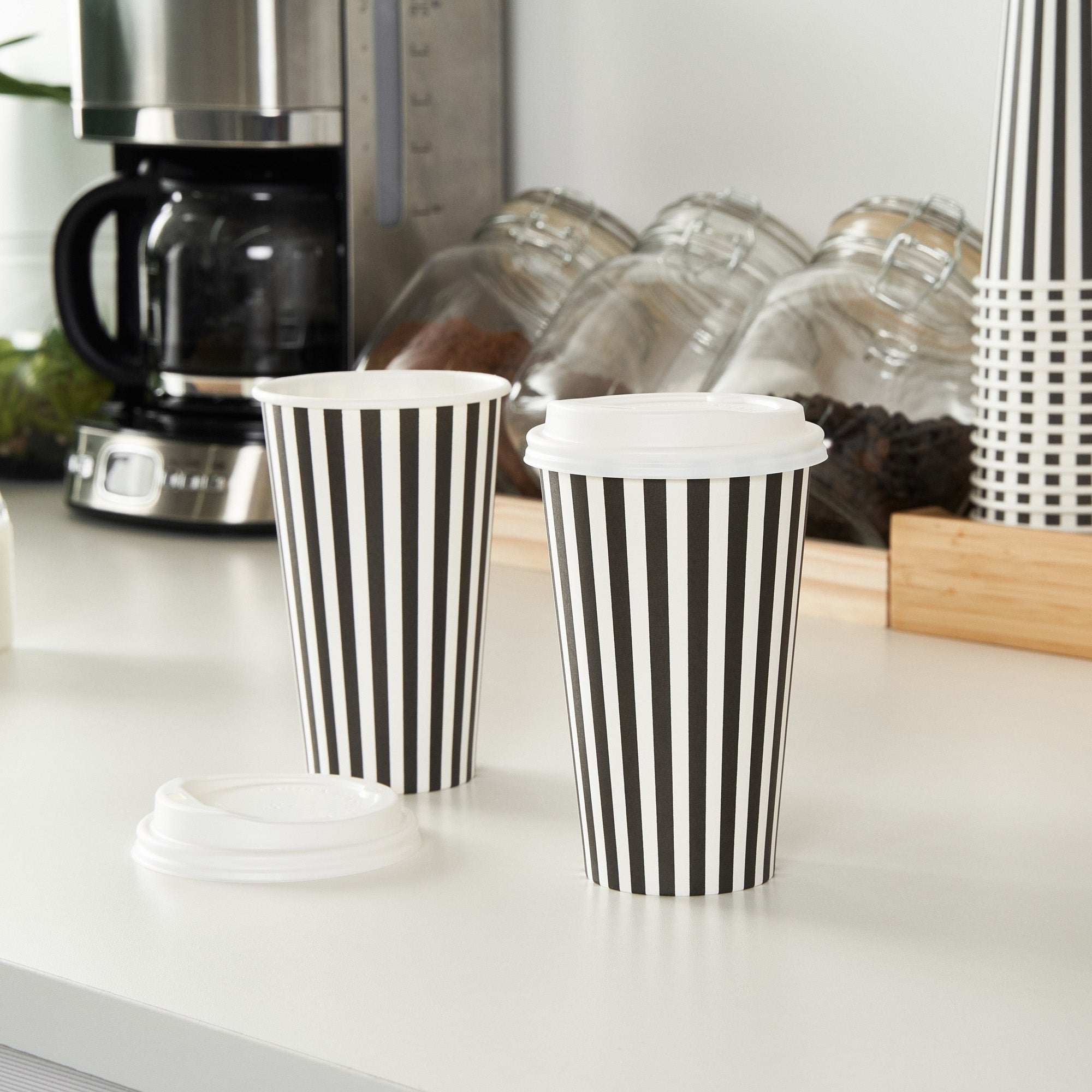 Restpresso 16 oz Black and White Stripe Paper Single Wall Coffee Cup - with White Lid - 3 1/2"x 3 1/2"x 5 3/4" - 20 count box