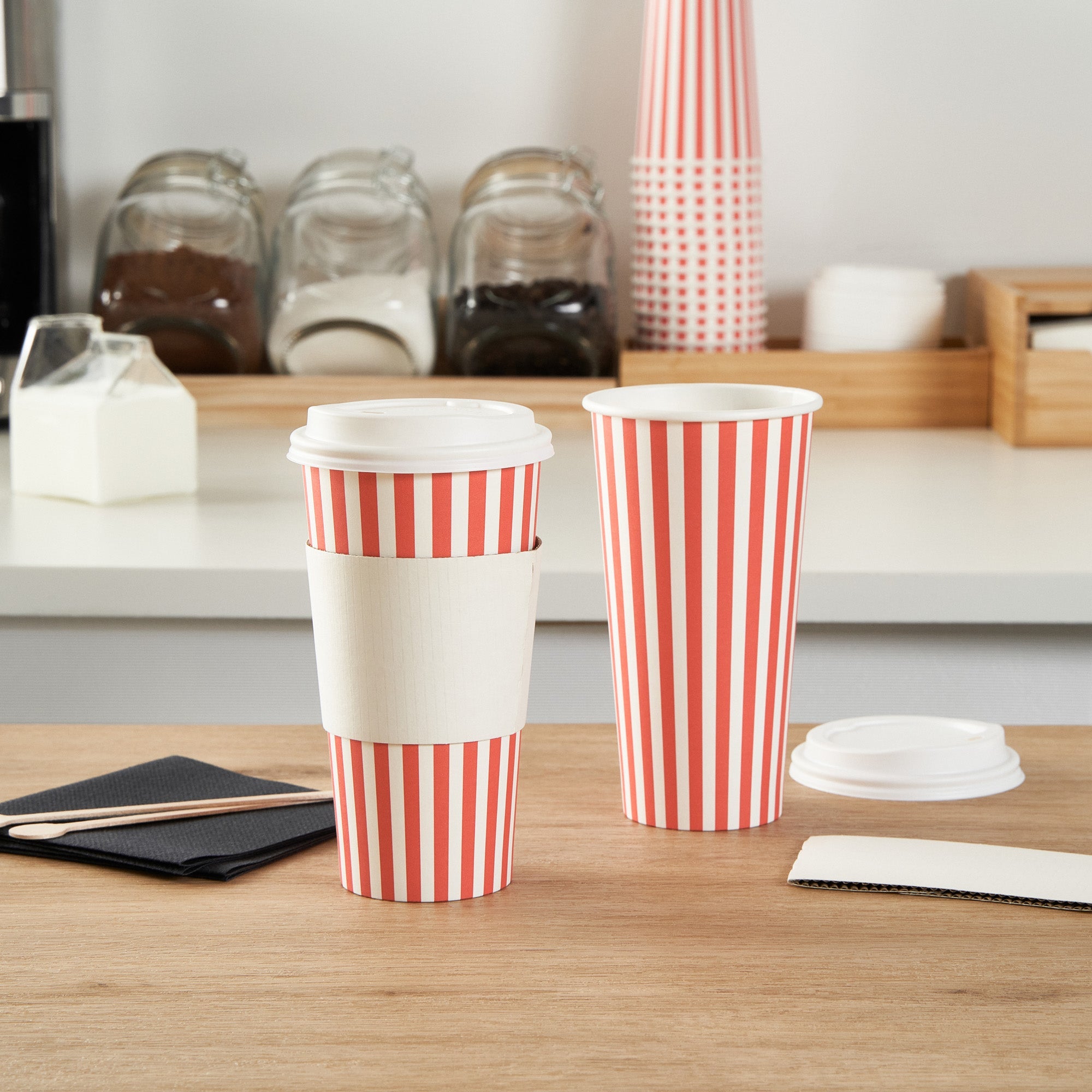 Restpresso 20 oz Red and White Stripe Paper Single Wall Coffee Cup - with White Lid - 3 1/2"x 3 1/2"x 6 1/2" - 20 count box