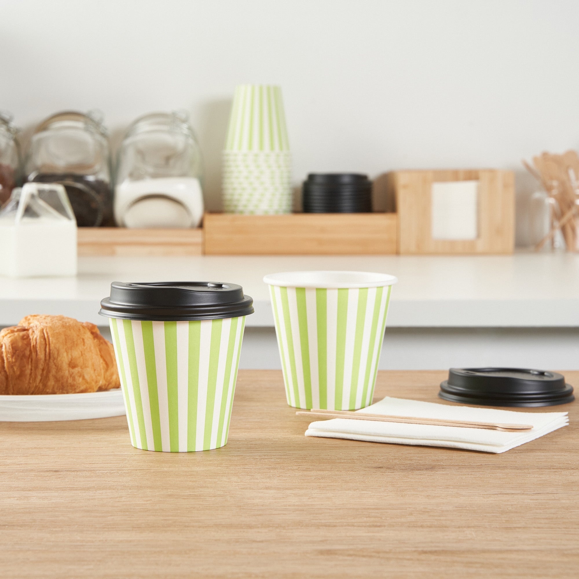 Restpresso 8 oz Green and White Stripe Paper Single Wall Coffee Cup - with Black Lid - 3 1/2" x 3 1/2" x 3 1/4" - 20 count box