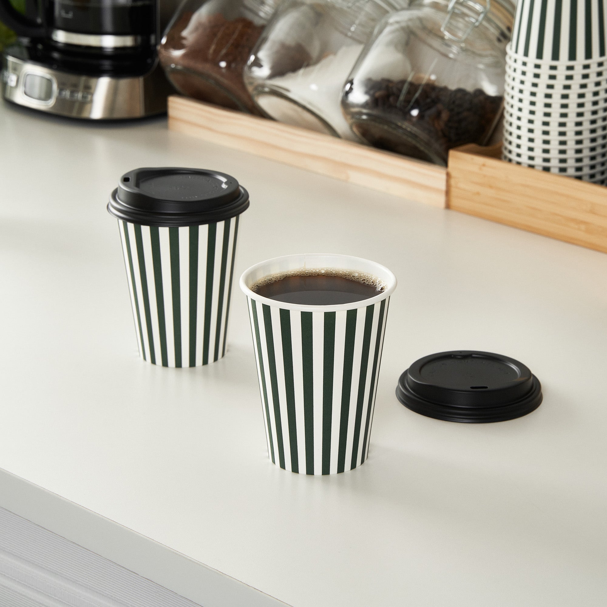 Restpresso 12 oz Forest Green and White Stripe Paper Single Wall Coffee Cup - with Black Lid - 3 1/2"x 3 1/2"x 4 1/4" - 20 count box