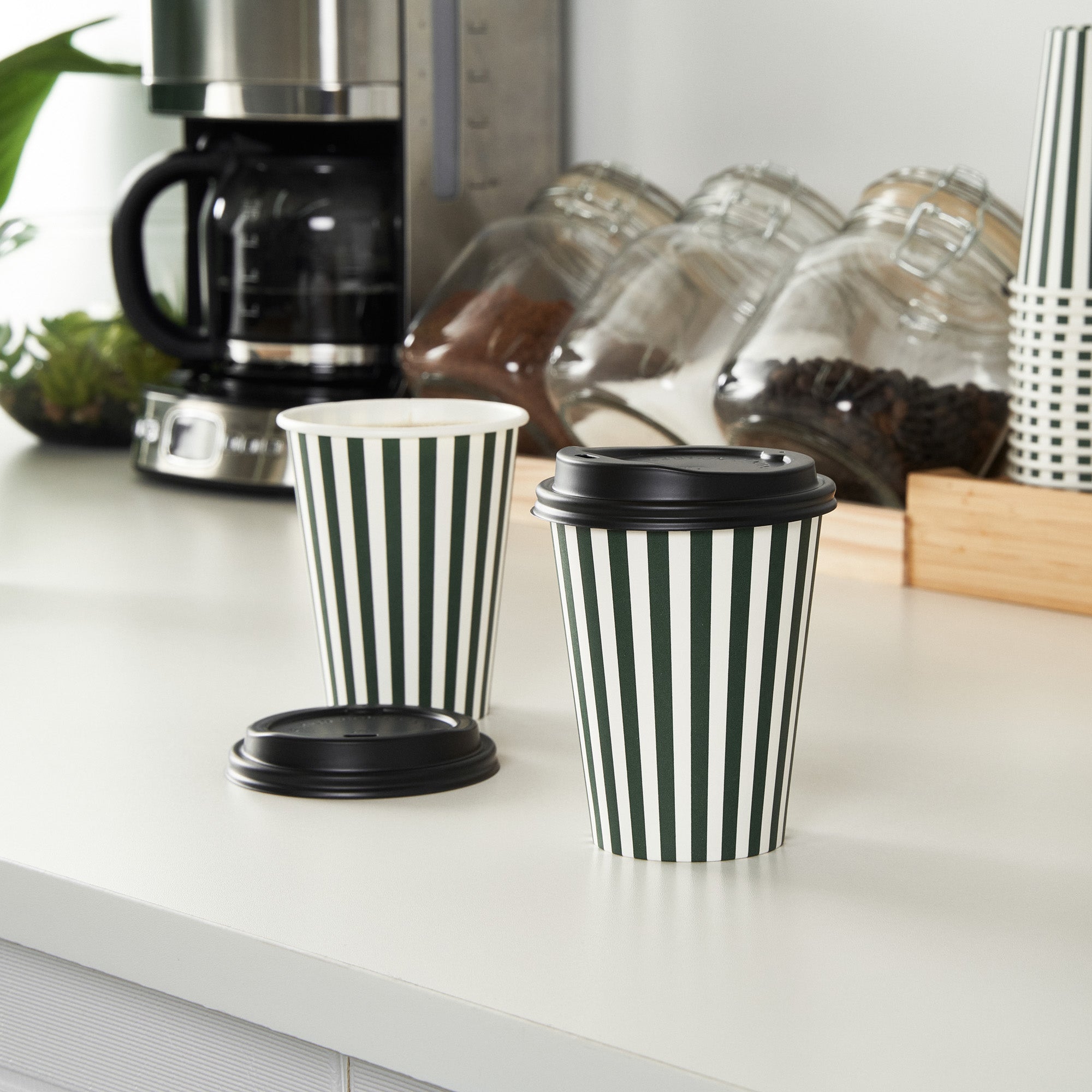 Restpresso 12 oz Forest Green and White Stripe Paper Single Wall Coffee Cup - with Black Lid - 3 1/2"x 3 1/2"x 4 1/4" - 400 count box