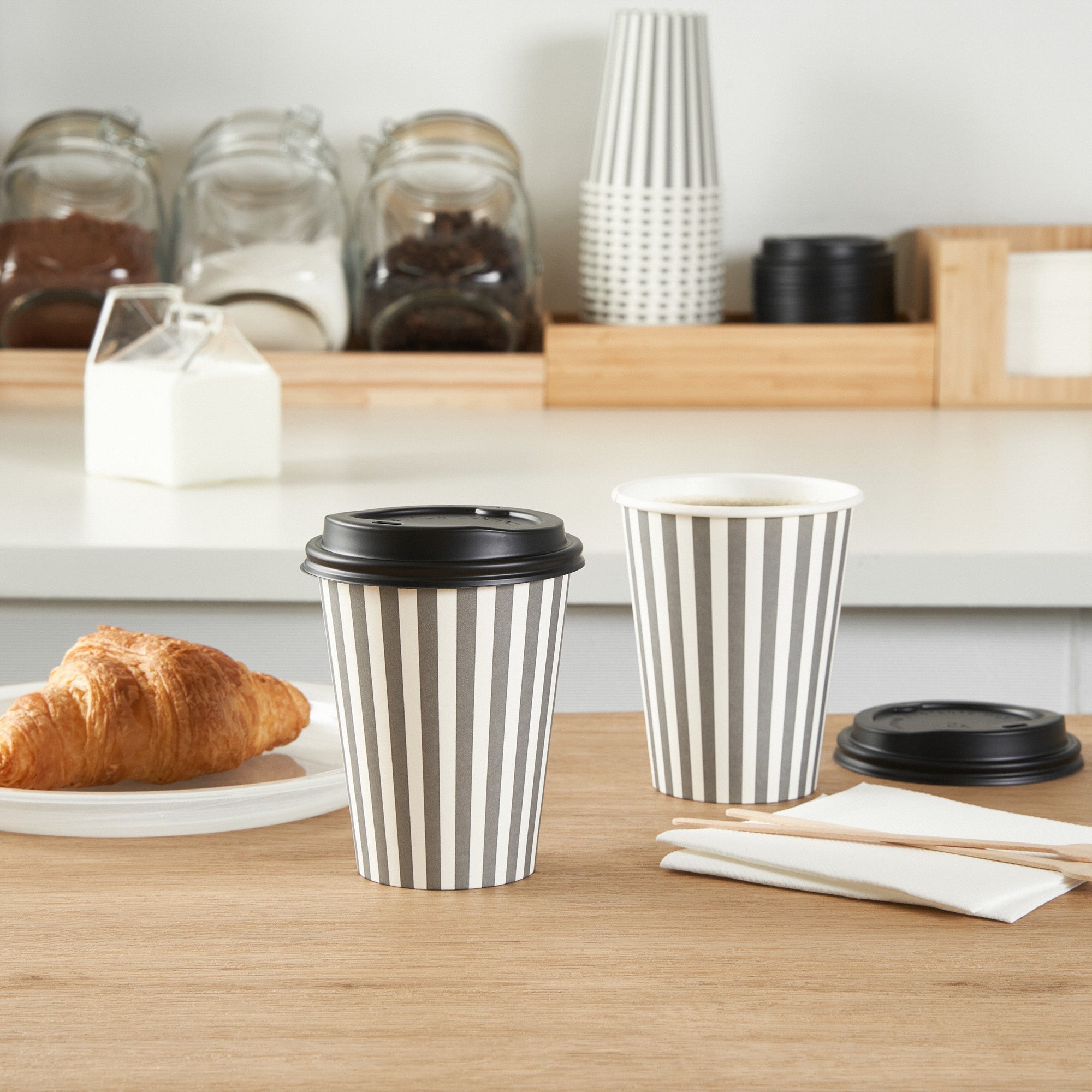 Restpresso 12 oz Gray and White Stripe Paper Single Wall Coffee Cup - with Black Lid - 3 1/2"x 3 1/2"x 4 1/4" - 400 count box