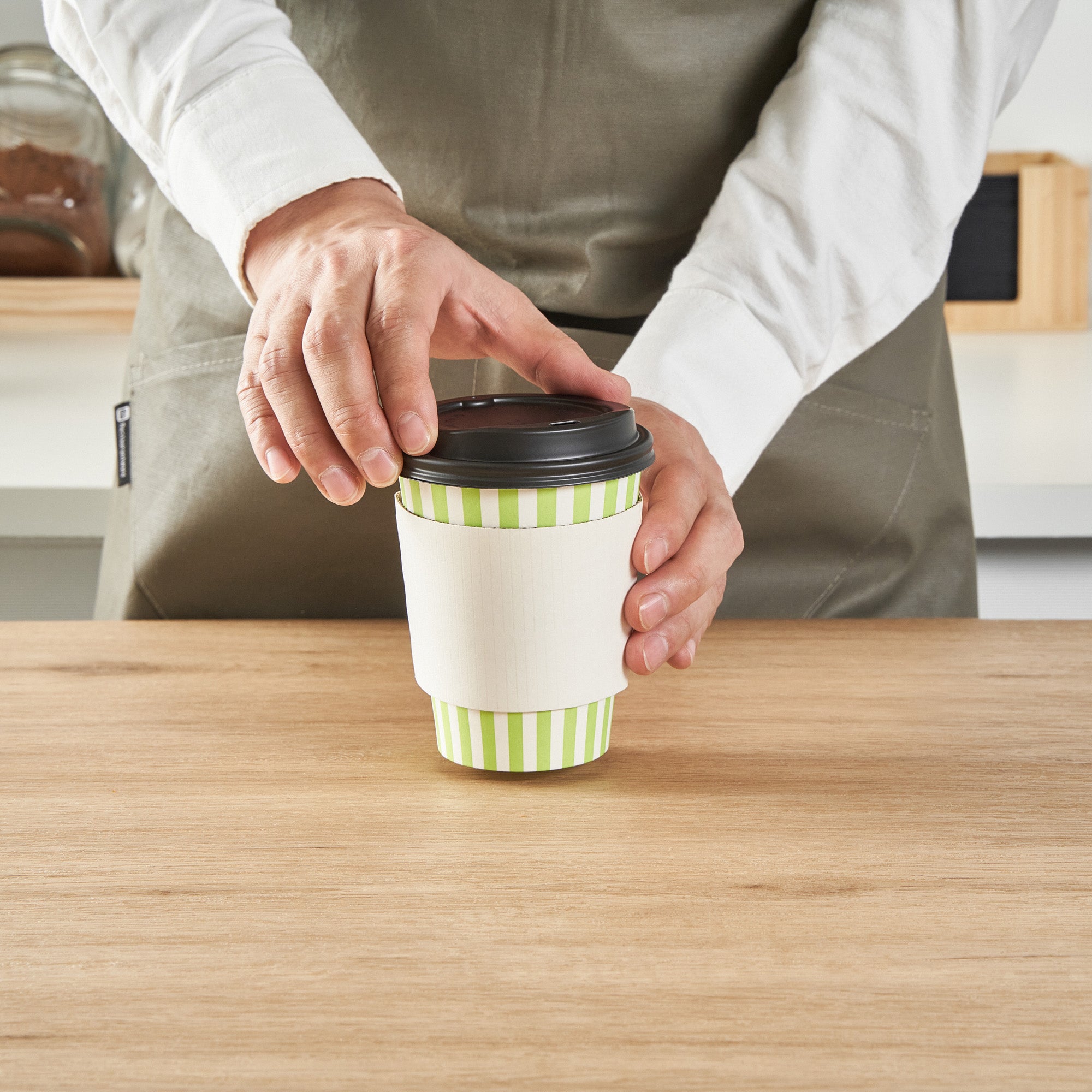 Restpresso 12 oz Green and White Stripe Paper Single Wall Coffee Cup - with Black Lid - 3 1/2"x 3 1/2"x 4 1/4" - 400 count box