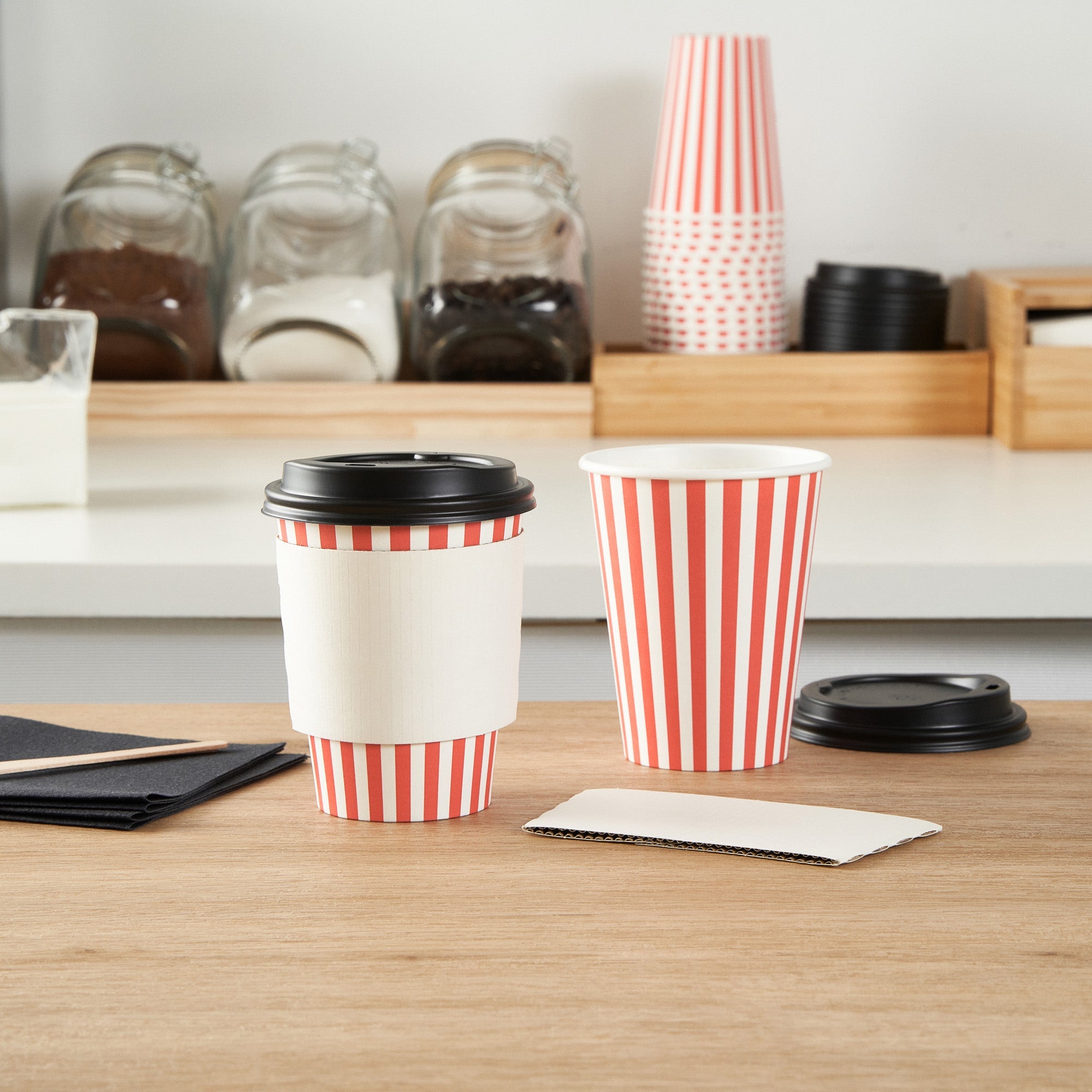 Restpresso 12 oz Red and White Stripe Paper Single Wall Coffee Cup - with Black Lid - 3 1/2"x 3 1/2"x 4 1/4" - 20 count box