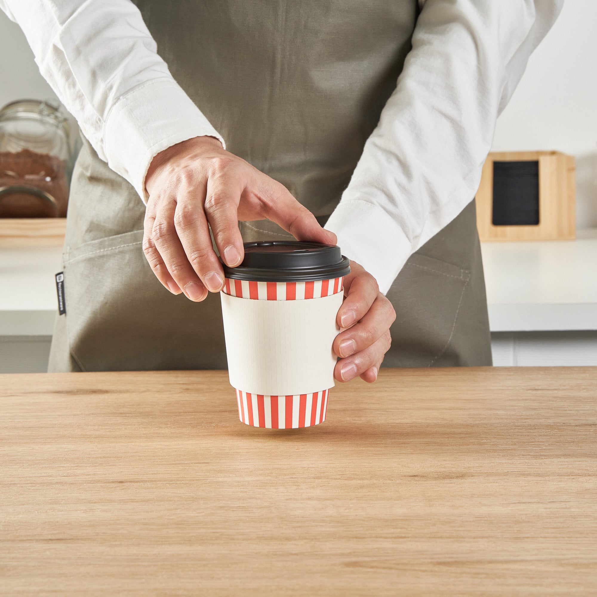 Restpresso 12 oz Red and White Stripe Paper Single Wall Coffee Cup - with Black Lid - 3 1/2"x 3 1/2"x 4 1/4" - 20 count box
