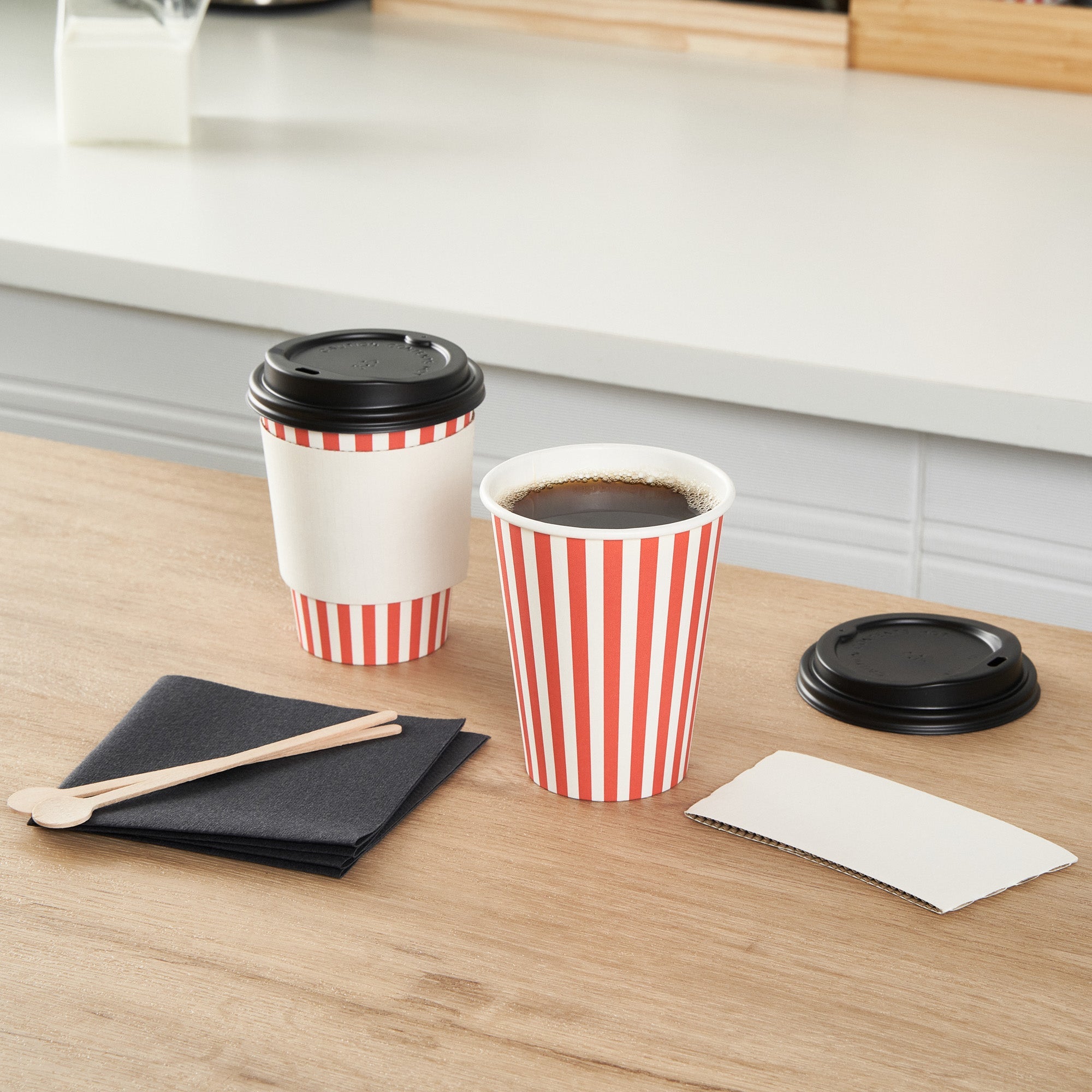 Restpresso 12 oz Red and White Stripe Paper Single Wall Coffee Cup - with Black Lid - 3 1/2"x 3 1/2"x 4 1/4" - 20 count box