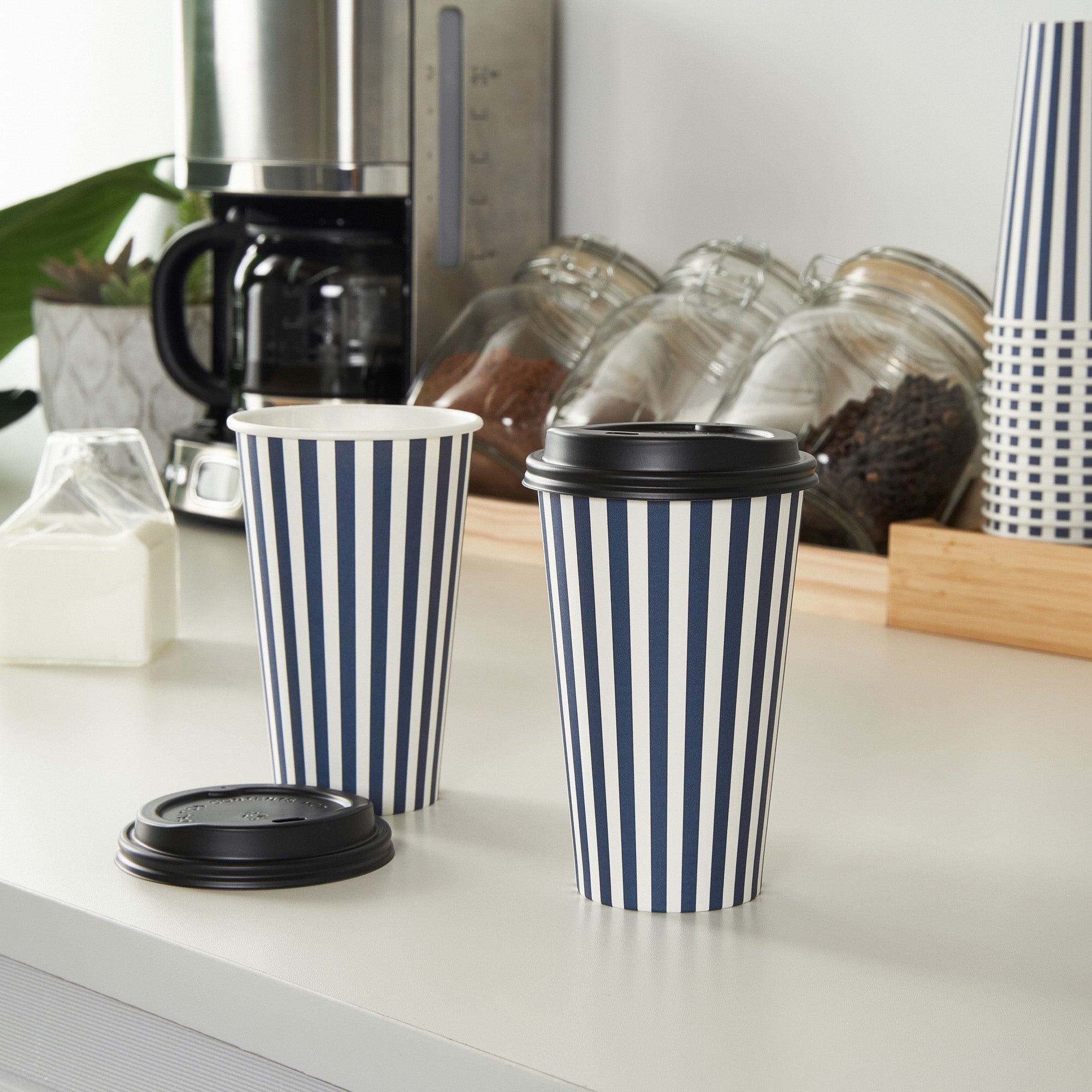 Restpresso 16 oz Blue and White Stripe Paper Single Wall Coffee Cup - with Black Lid - 3 1/2"x 3 1/2"x 5 1/2" - 400 count box