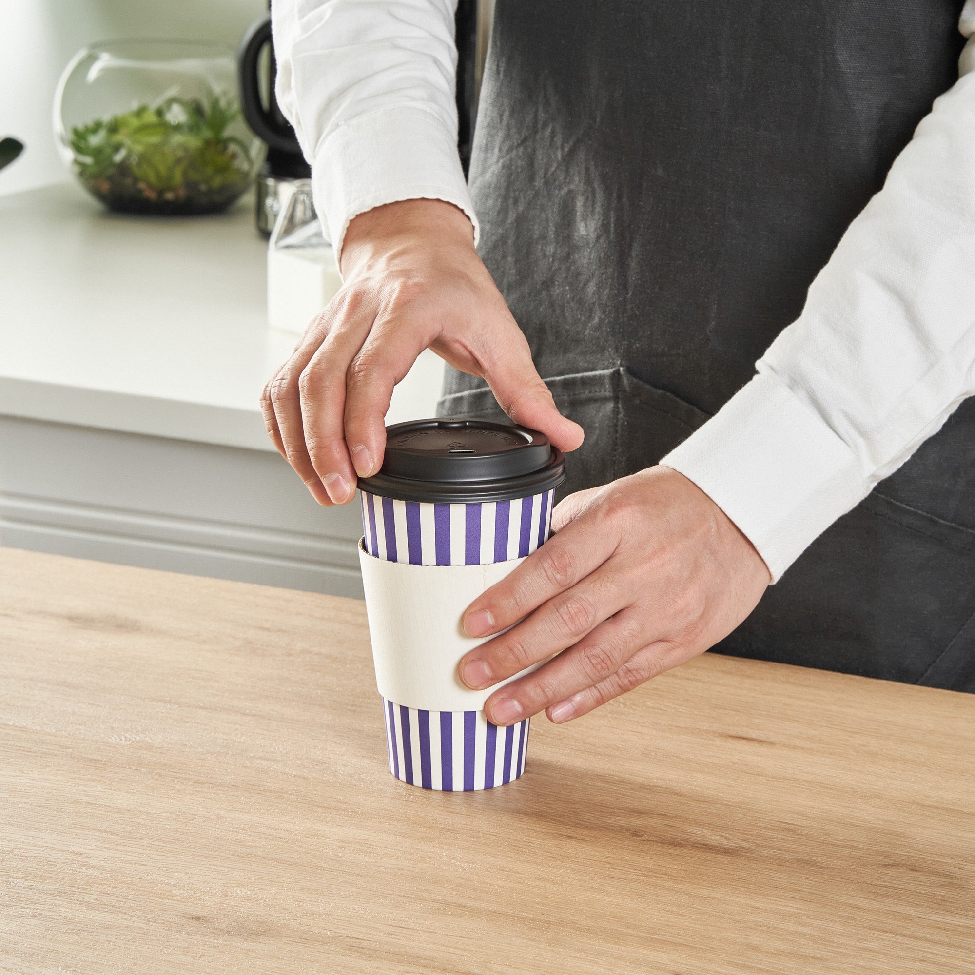 Restpresso 16 oz Purple and White Stripe Paper Single Wall Coffee Cup - with Black Lid - 3 1/2"x 3 1/2"x 5 1/2" - 20 count box