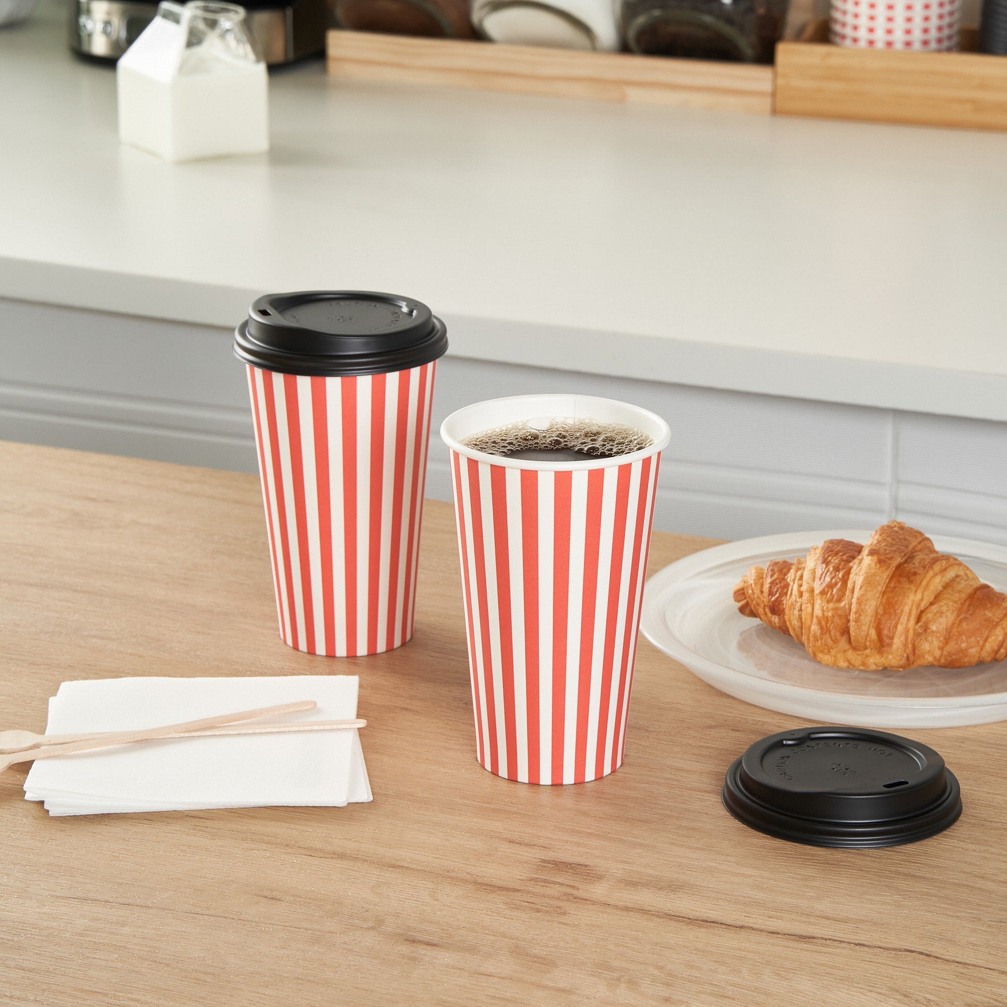 Restpresso 16 oz Red and White Stripe Paper Single Wall Coffee Cup - with Black Lid - 3 1/2"x 3 1/2"x 5 1/2" - 400 count box
