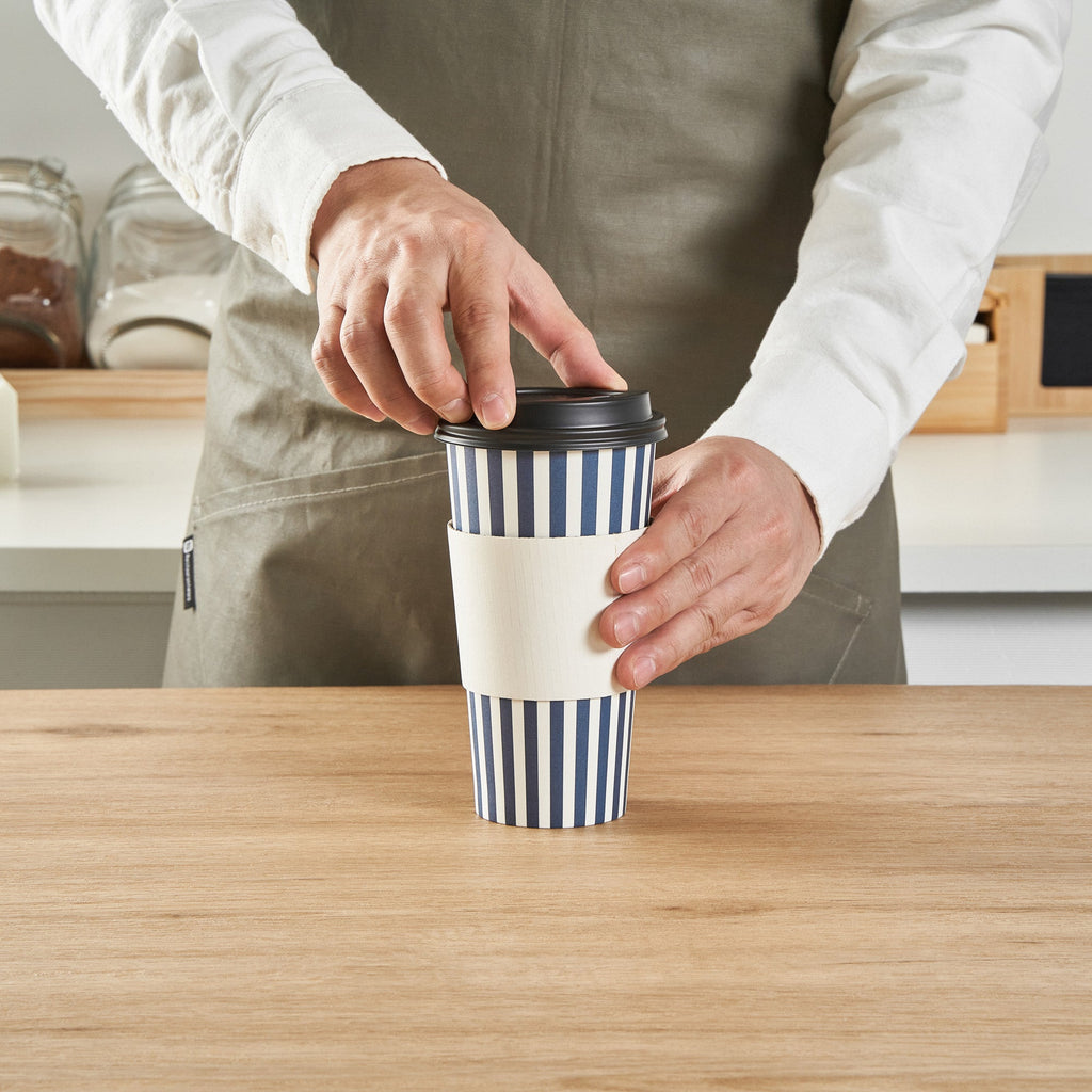 Restpresso 20 oz Blue and White Stripe Paper Single Wall Coffee Cup - with Black Lid - 3 1/2"x 3 1/2"x 6 1/4" - 20 count box