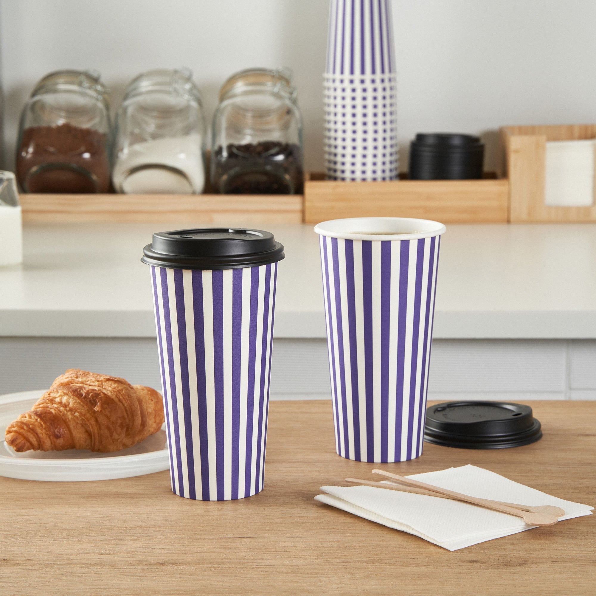 Restpresso 20 oz Purple and White Stripe Paper Single Wall Coffee Cup - with Black Lid - 3 1/2"x 3 1/2"x 6 1/4" - 400 count box