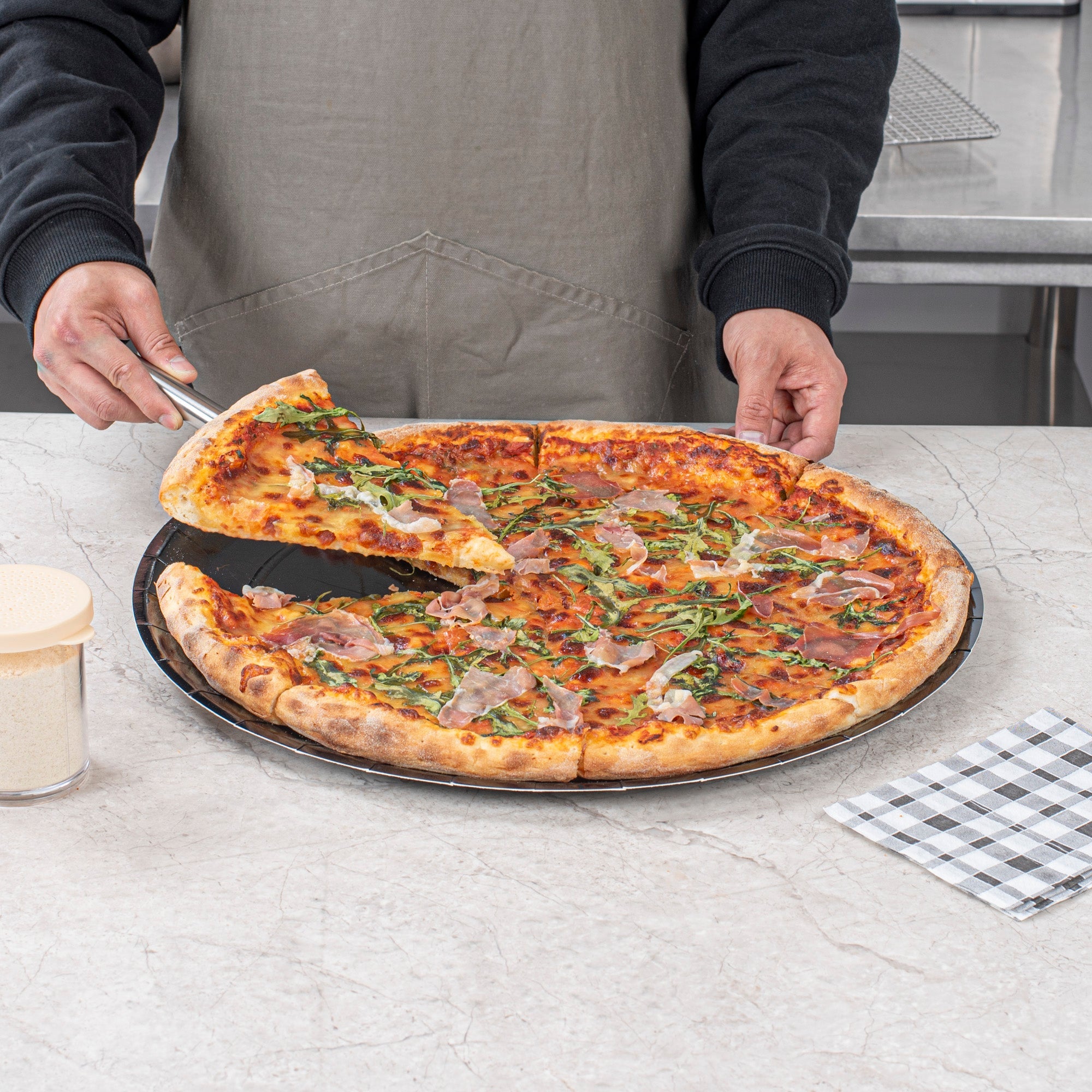 Eco Pie Round Black Paperboard Pizza Tray - Oven-Safe - 18'' - 25 count box