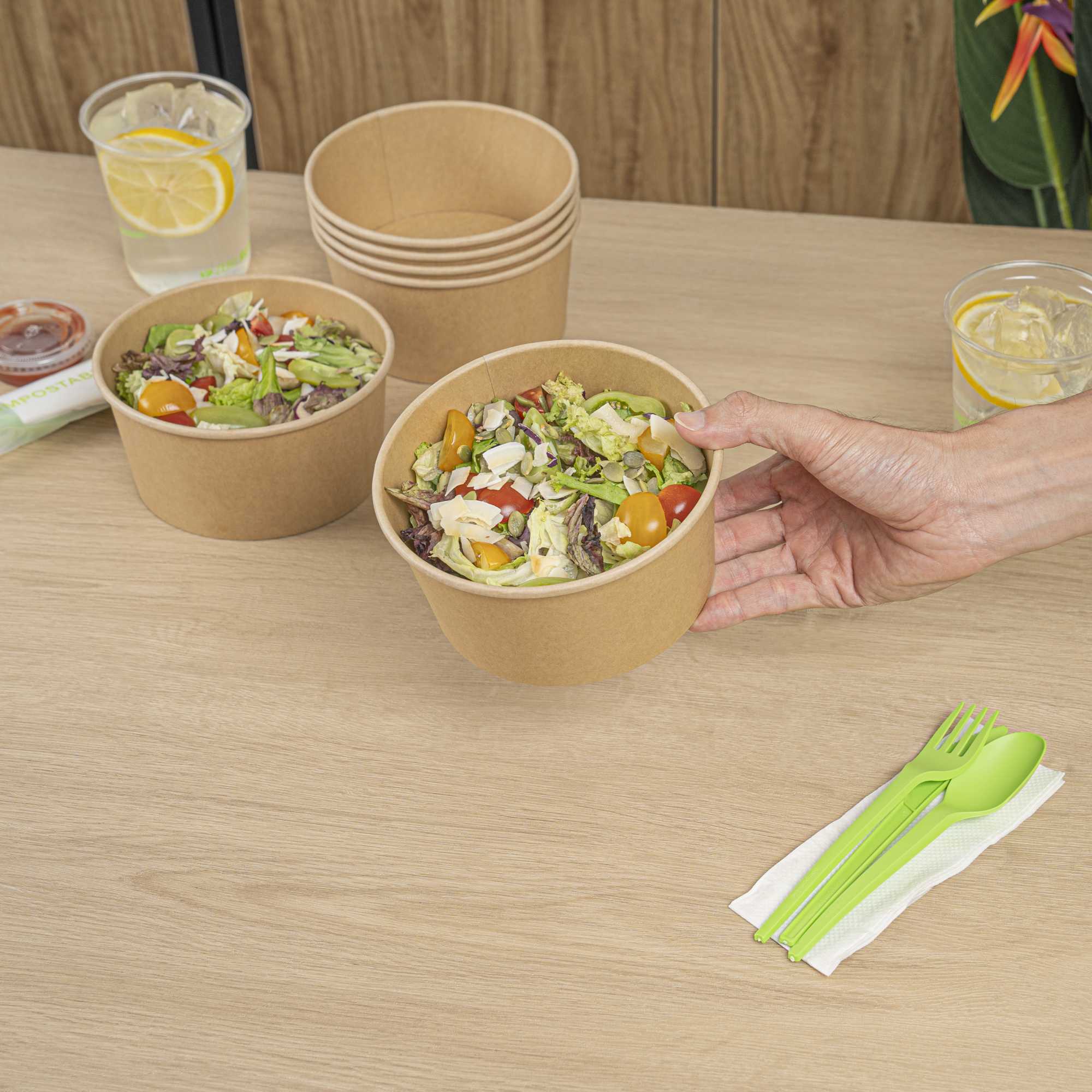Bio Tek 34 oz Round Kraft Paper Take Out Container - 6" x 6" x 3" - 50 count box