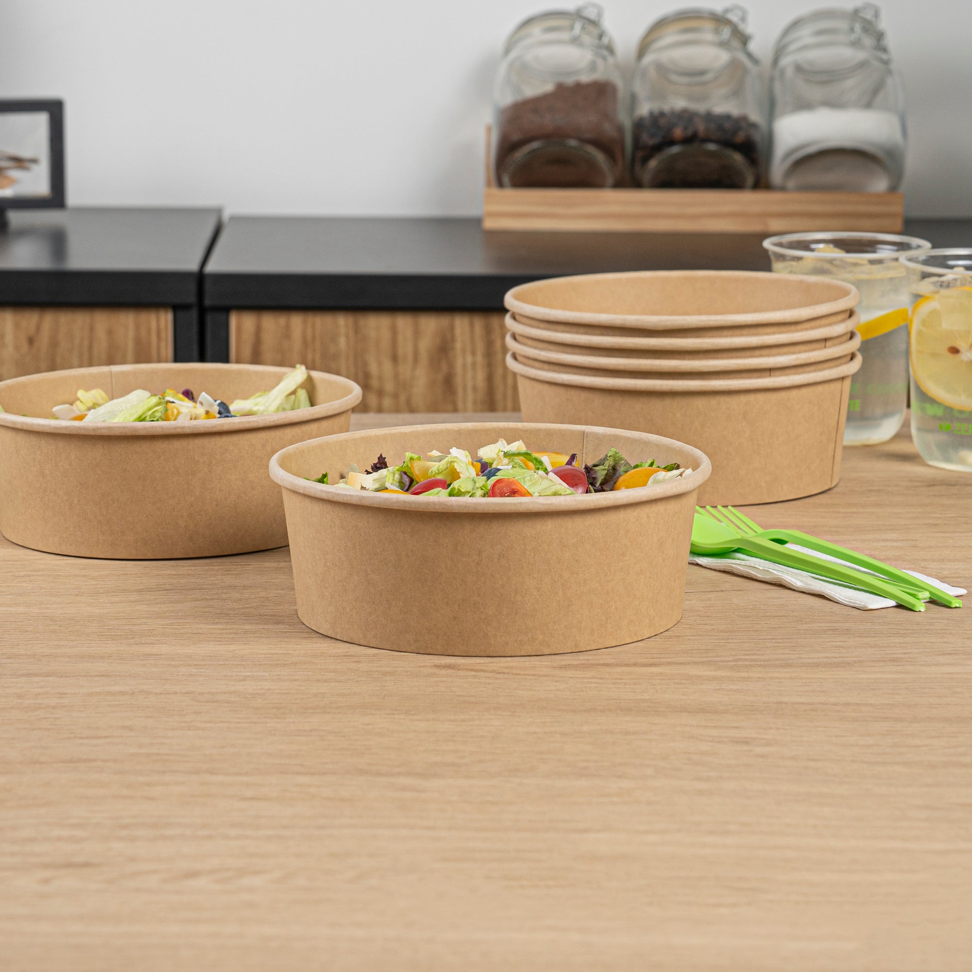 Bio Tek 45 oz Round Kraft Paper Take Out Container - 7 1/4" x 7 1/4" x 2 1/2" - 200 count box