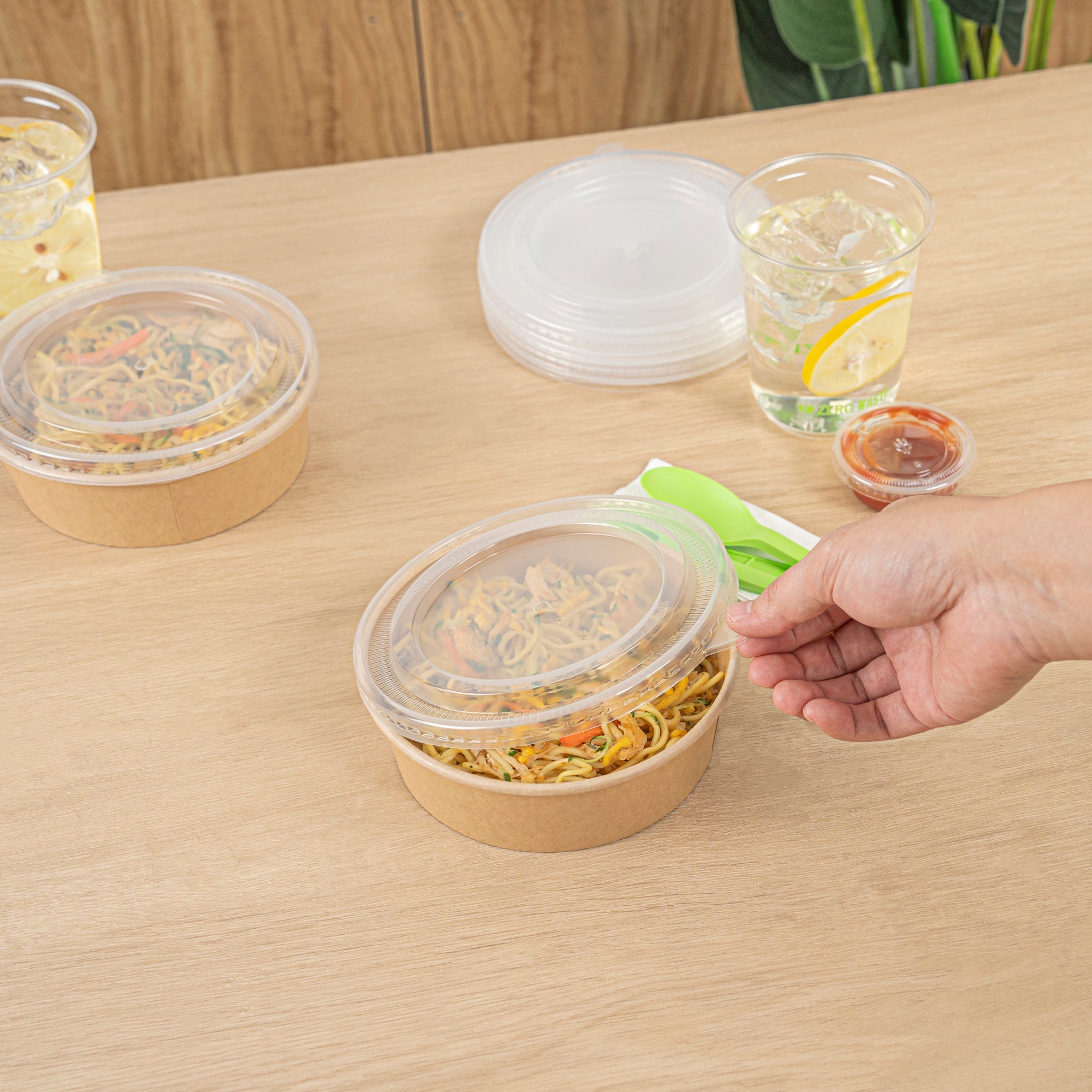 Bio Tek Clear Plastic Take Out Container Lid - Fits 17, 25, 33 and 34 oz Containers - 200 count box