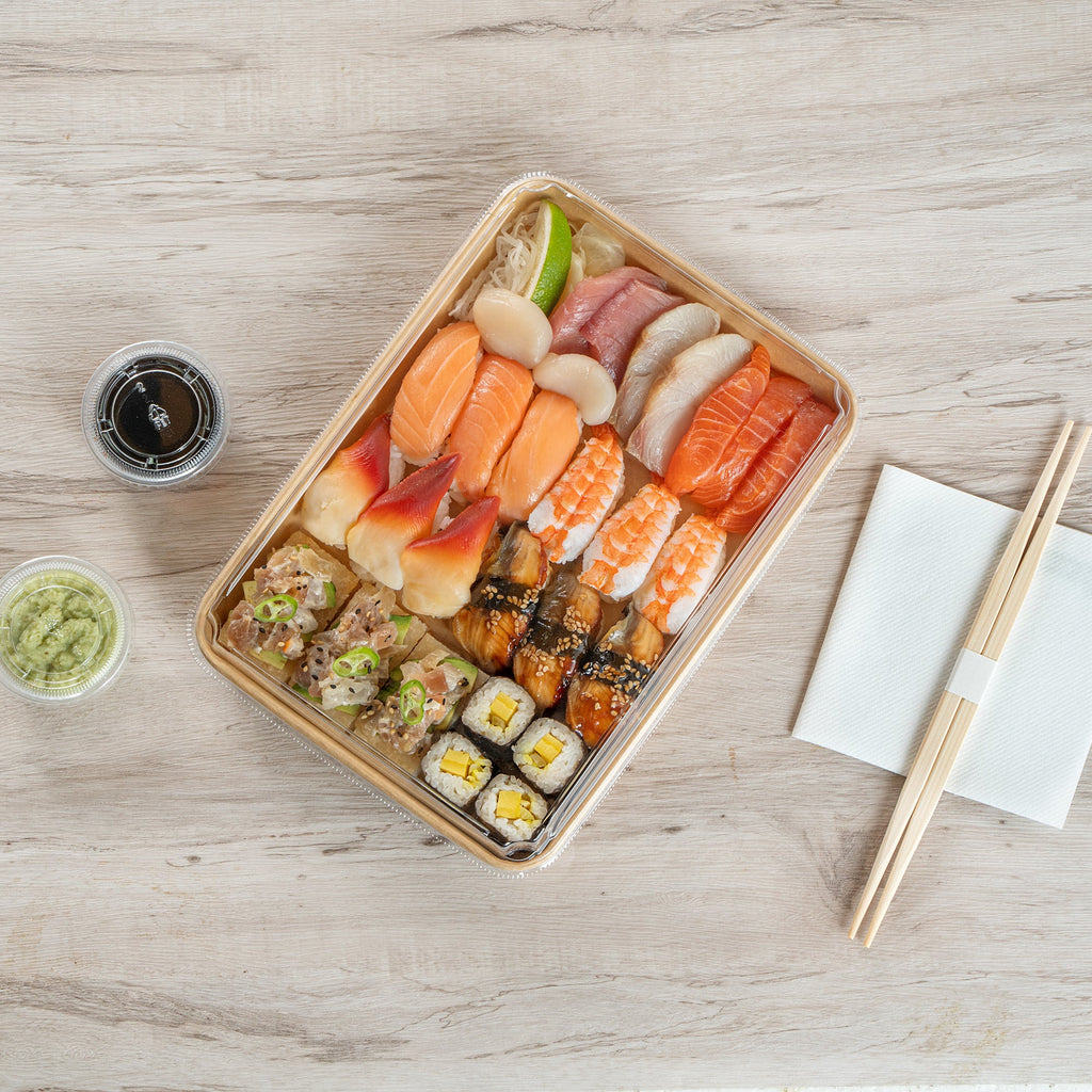 Matsuri Vision Clear PET Plastic Lid - Fits 23 oz Sushi Container, Anti-Fog - 100 count box