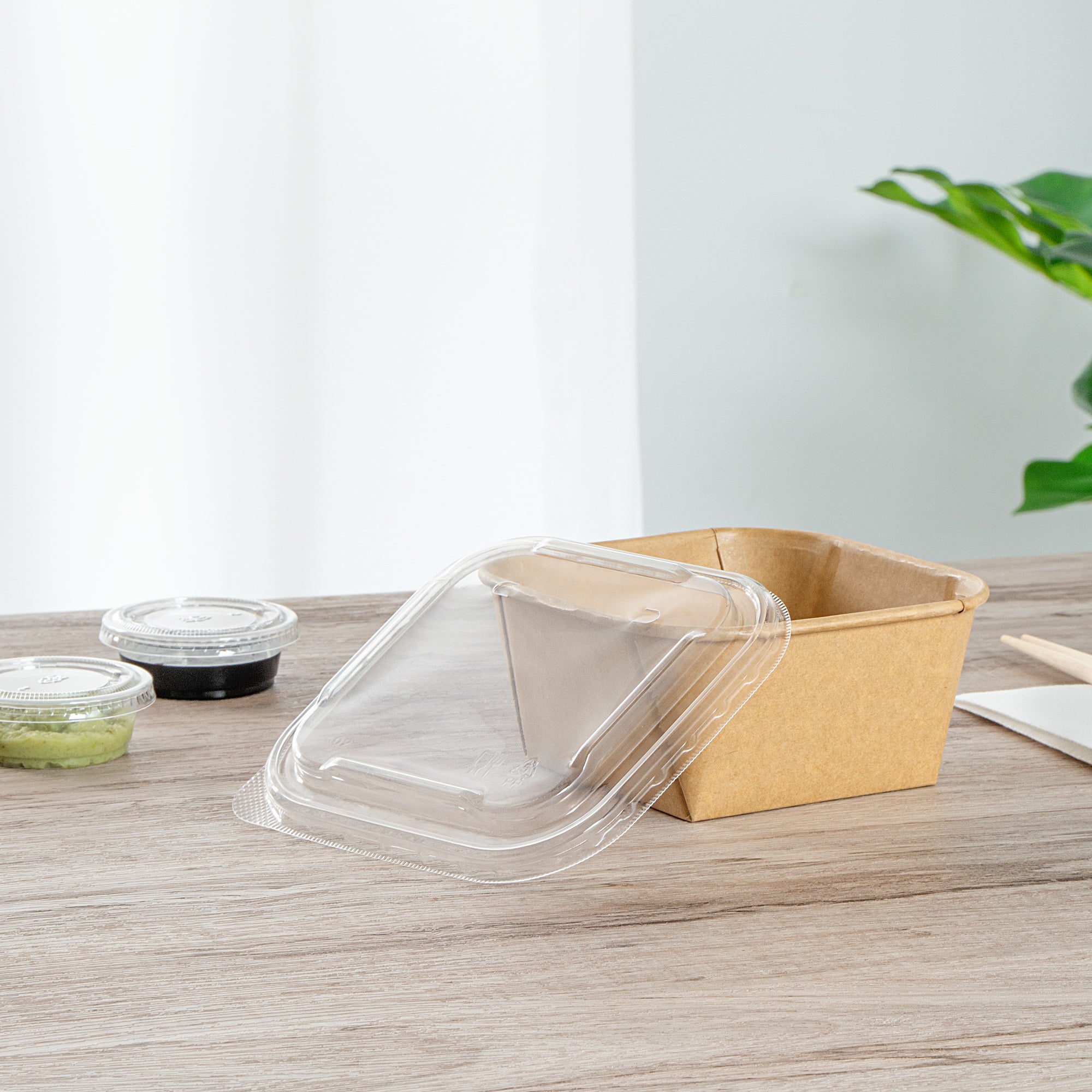 Matsuri Vision Clear PP Plastic Lid - Fits 17 and 22 oz Sushi Containers, Anti-Fog - 100 count box