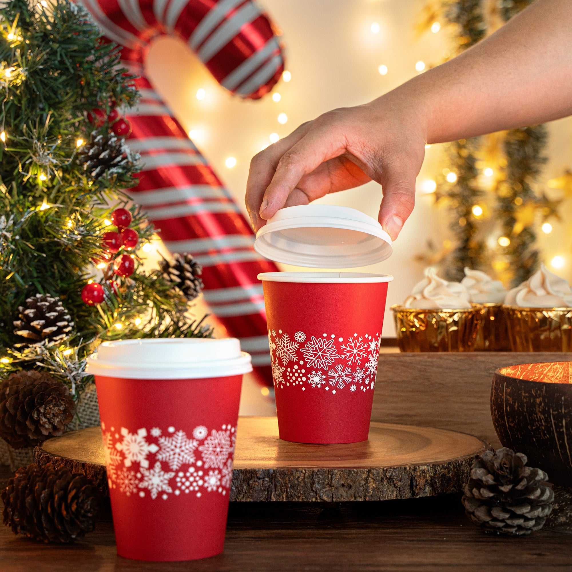 Restpresso 12 oz Red Christmas Snowflakes Paper Single Wall Coffee Cup - with White Lid - 3 1/2" x 3 1/2" x 4 3/4" - 400 count box