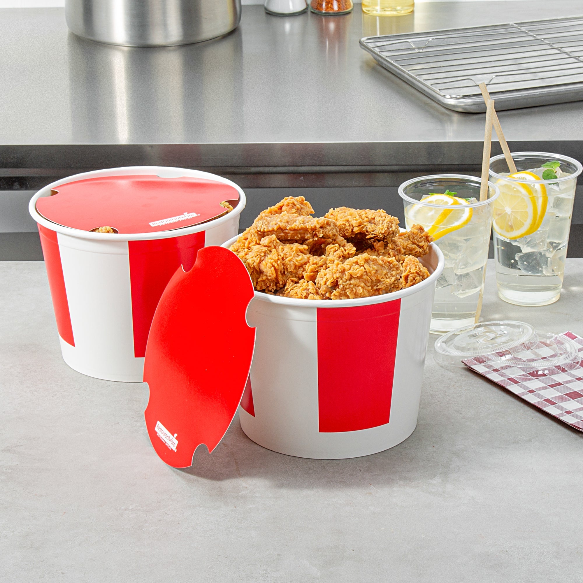 Bio Tek 85 oz Red and White Paper Chicken Bucket - with Lid - 25 count box
