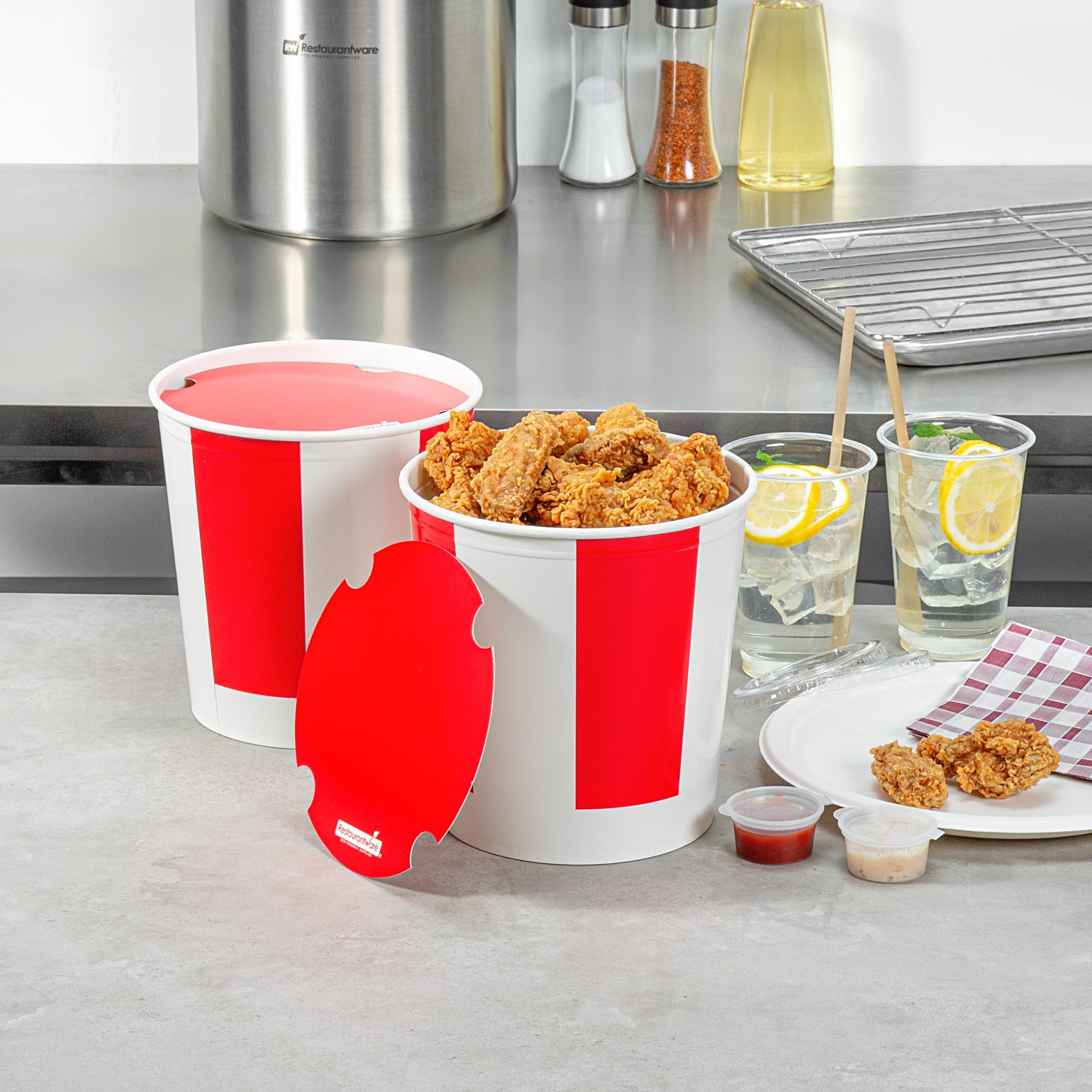Bio Tek 130 oz Red and White Paper Chicken Bucket - with Lid - 25 count box