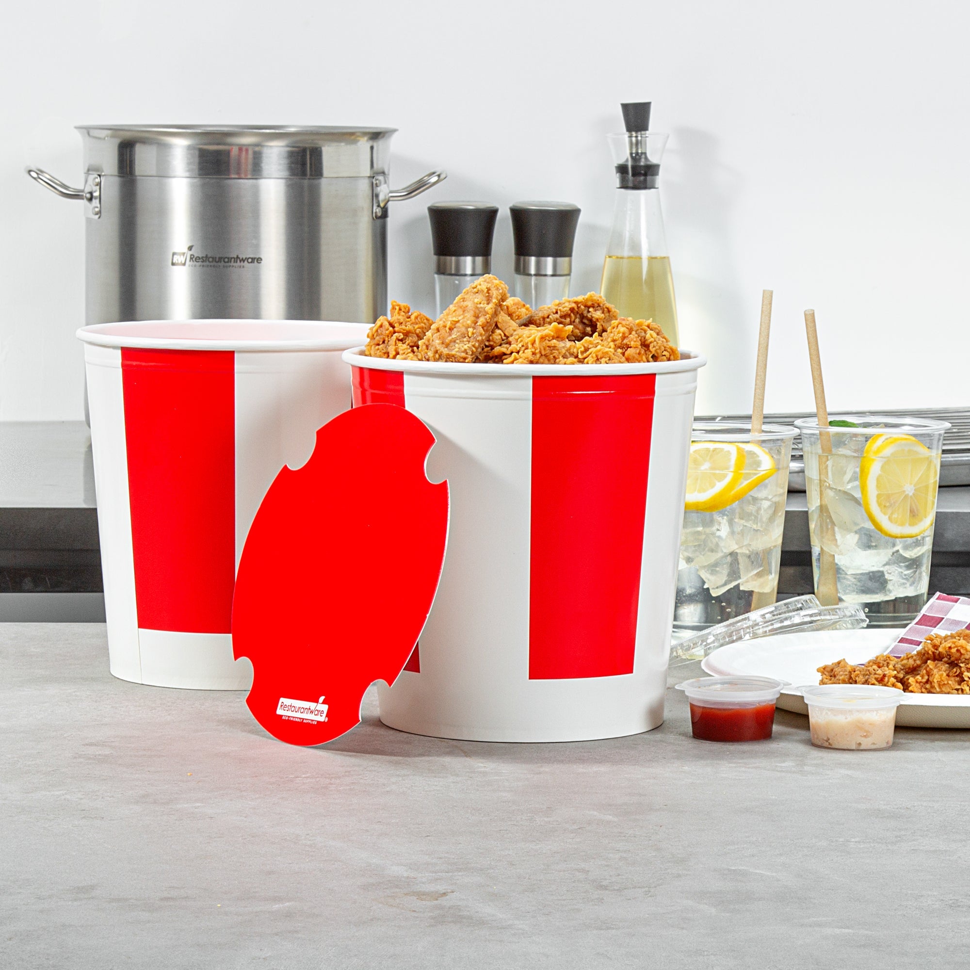Bio Tek 130 oz Red and White Paper Chicken Bucket - with Lid - 25 count box