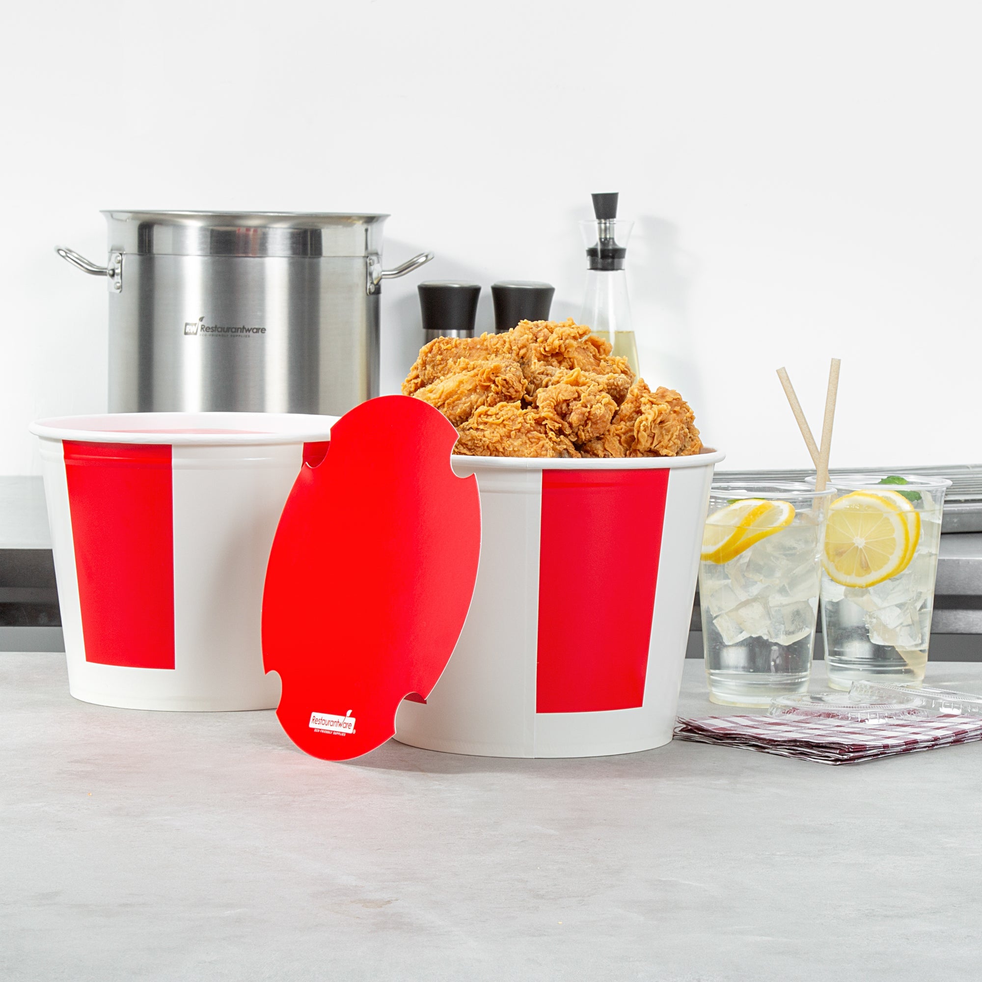Bio Tek 150 oz Red and White Paper Chicken Bucket - with Lid - 25 count box