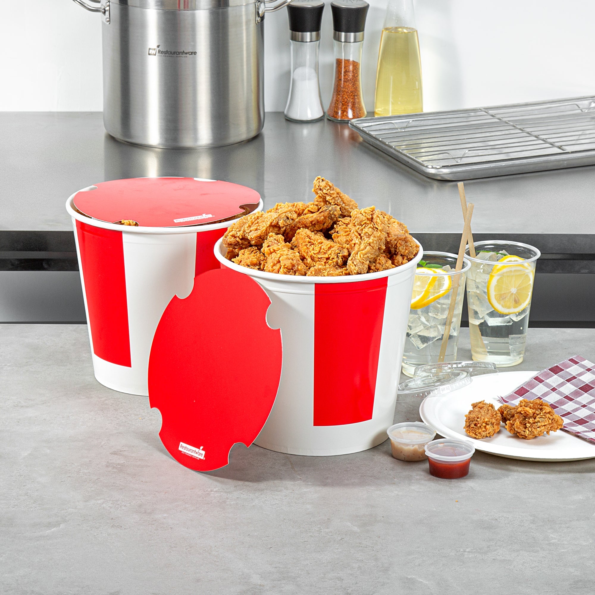 Bio Tek 170 oz Red and White Paper Chicken Bucket - with Lid - 25 count box