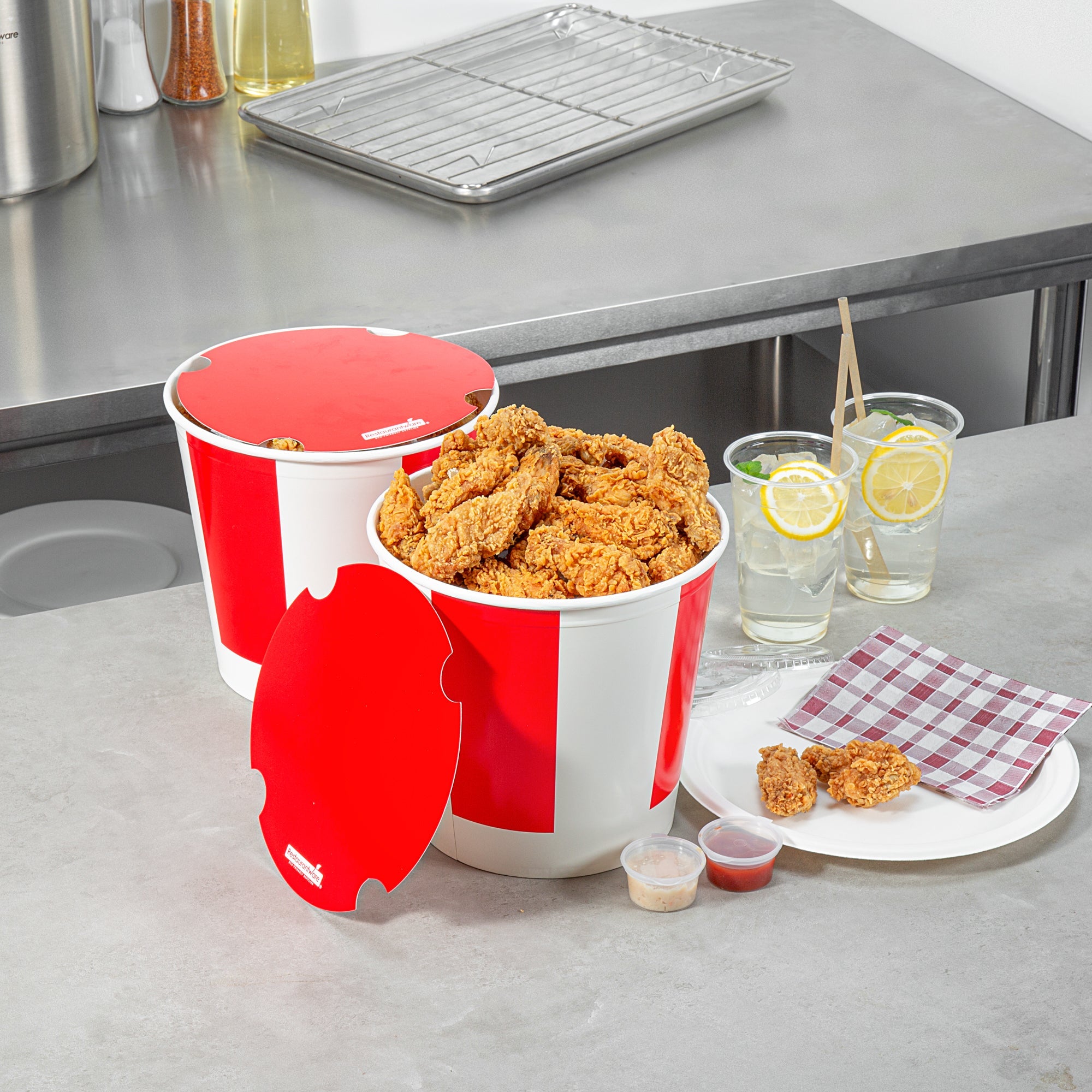 Bio Tek 170 oz Red and White Paper Chicken Bucket - with Lid - 25 count box