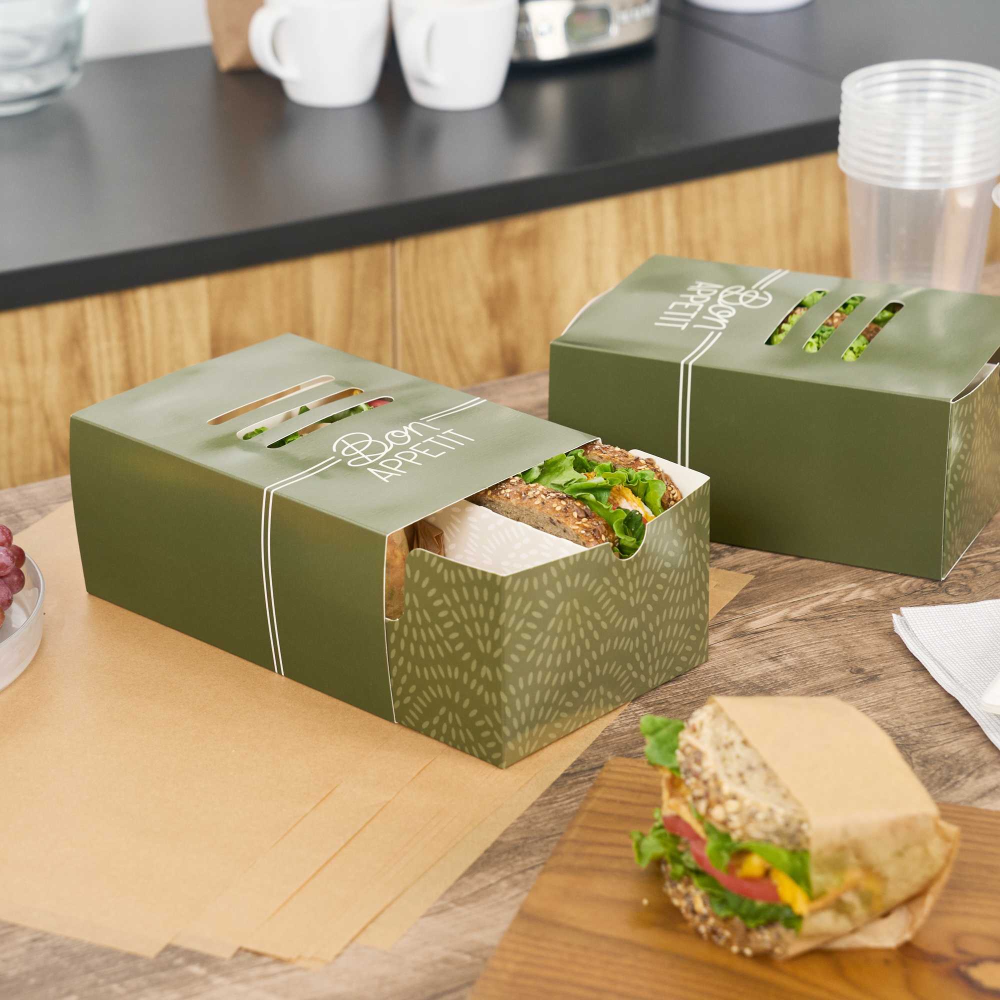 Cater Tek Rectangle Green Paper Hot Dog / Sandwich Tray - with Cover and Divider - 8 1/4" x 5 3/4" x 3 3/4" - 100 count box