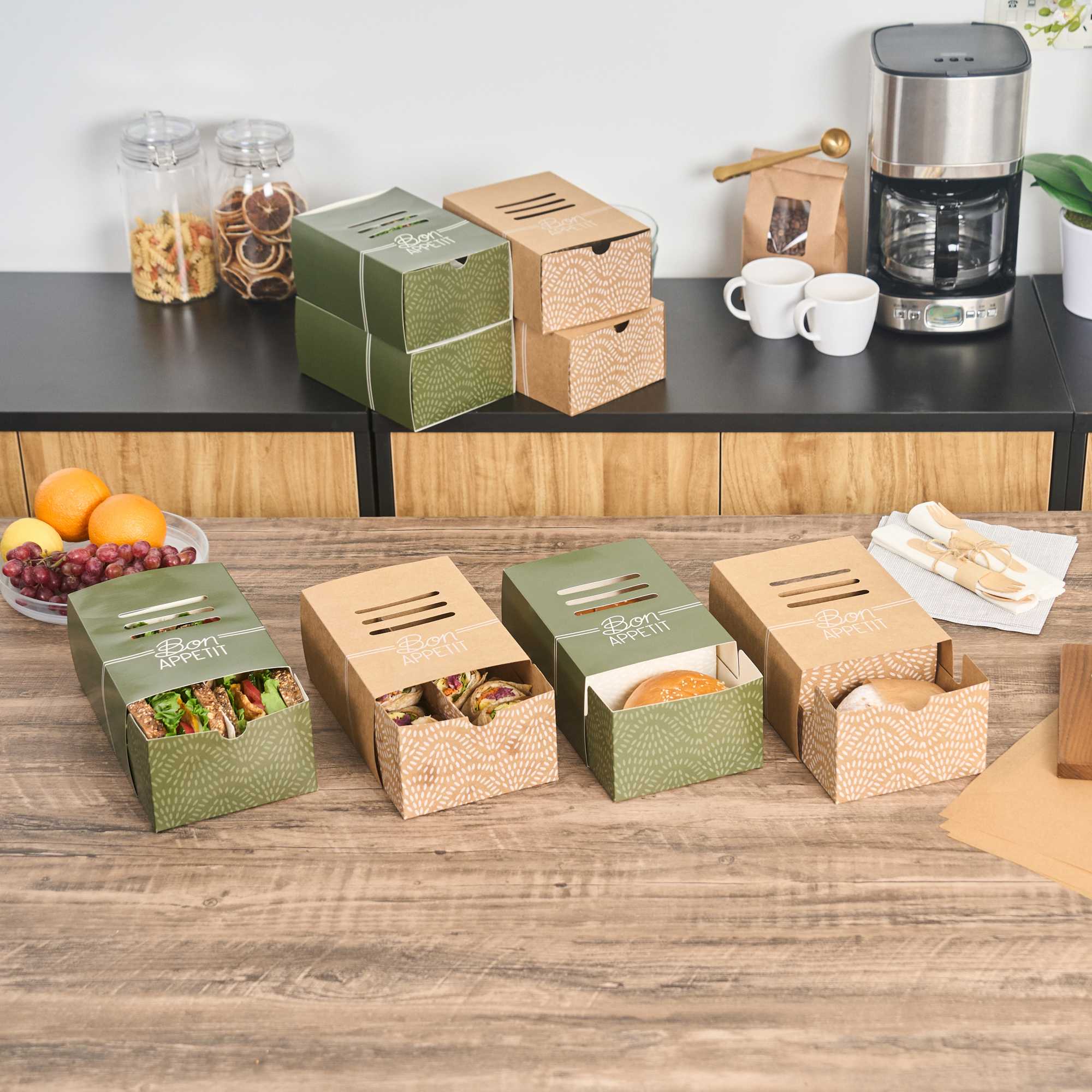 Cater Tek Rectangle Kraft Paper Hot Dog / Sandwich Tray - with Cover and Divider - 8 1/4" x 5 3/4" x 3 3/4" - 100 count box