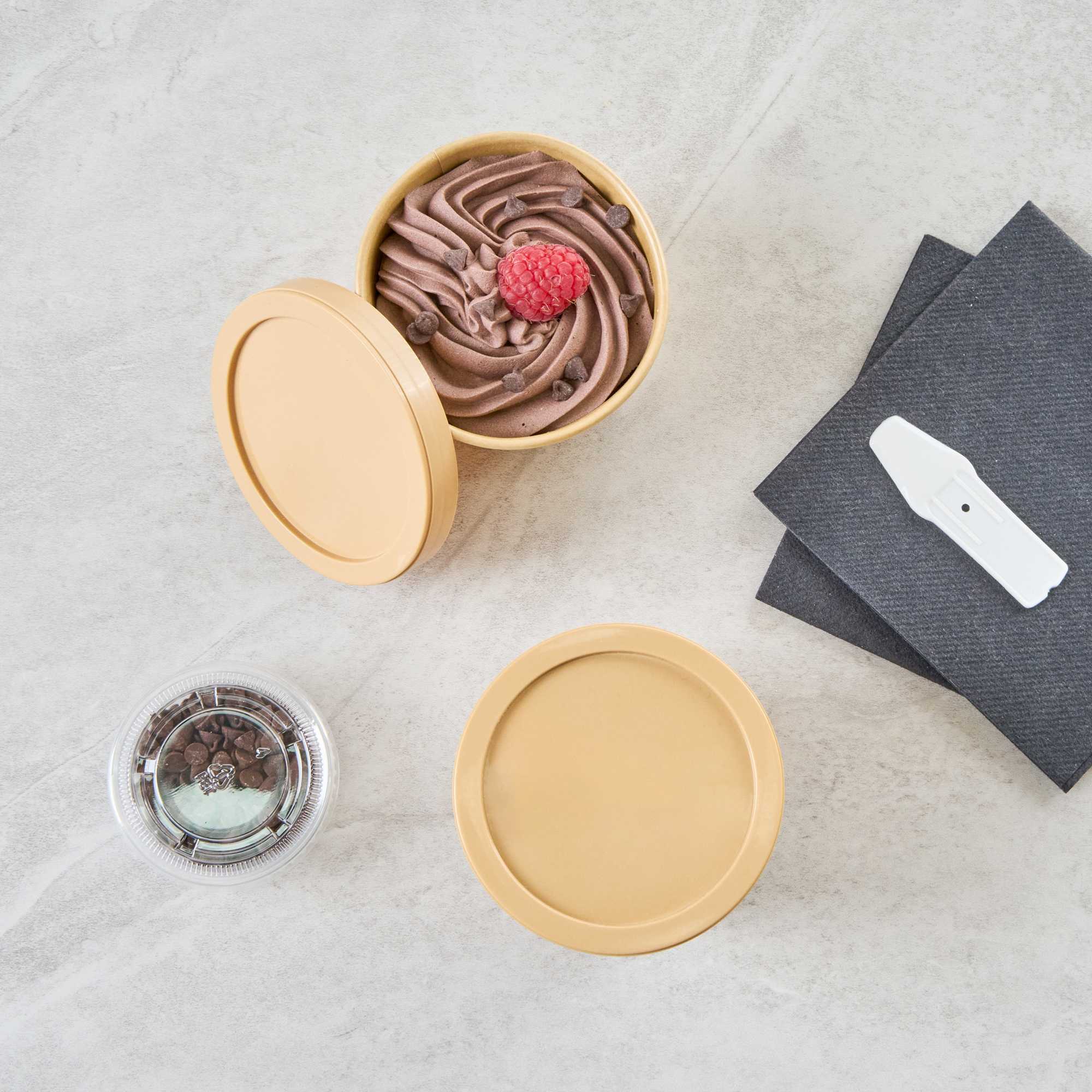 Coppetta Round Brown Plastic Lid - Fits 6 and 13 oz To Go Cups, with Spoon - 200 count box