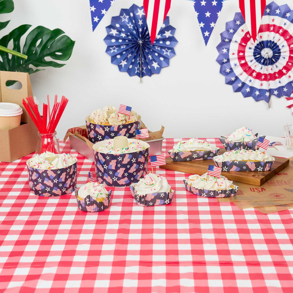 Panificio 4 oz Petal Paper Baking Cup - American Flag, Ridged, Greaseproof - 2 1/4" x 2 1/4" x 1 1/2" - 200 count box