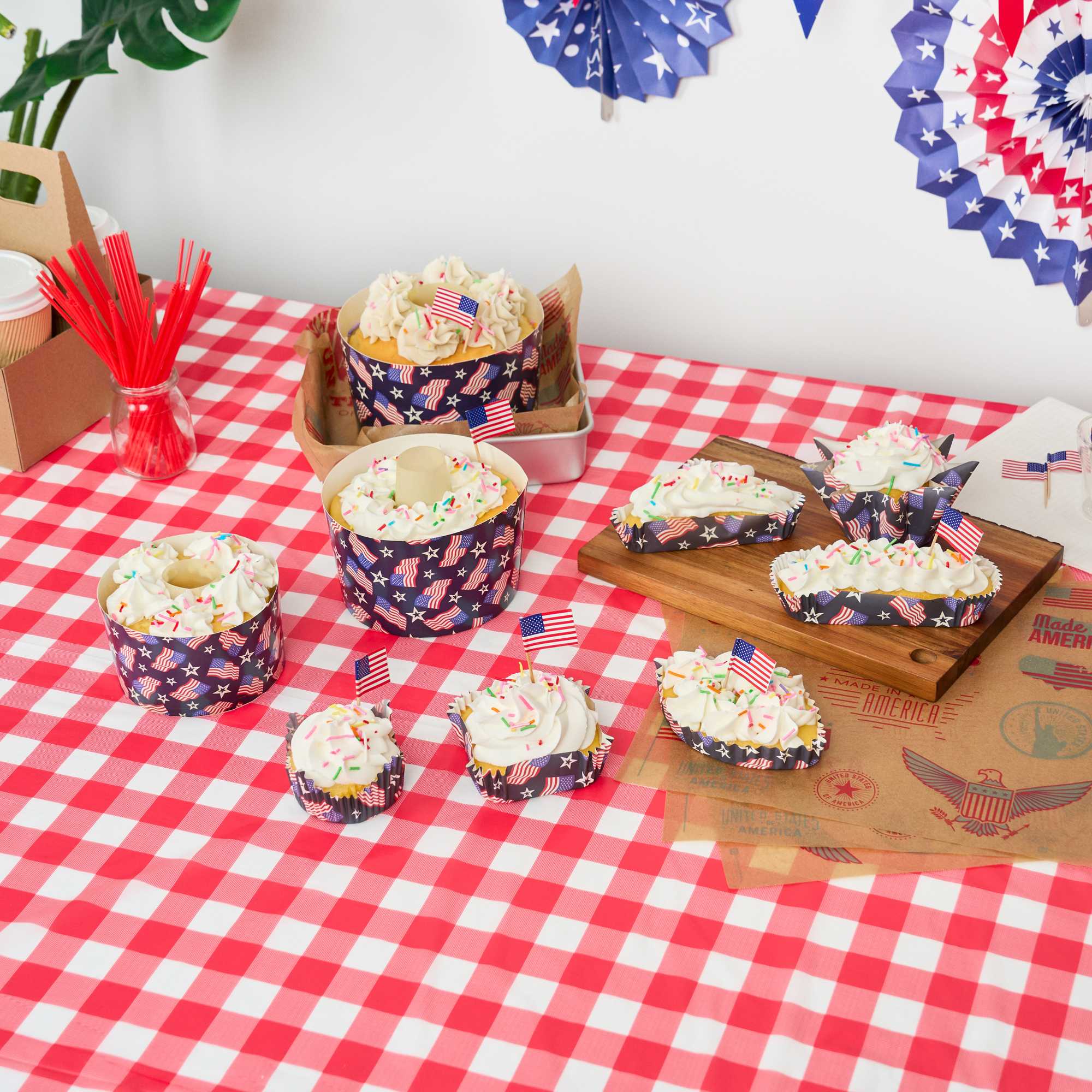 Panificio 4 oz Petal Paper Baking Cup - American Flag, Ridged, Greaseproof - 2 1/4" x 2 1/4" x 1 1/2" - 200 count box