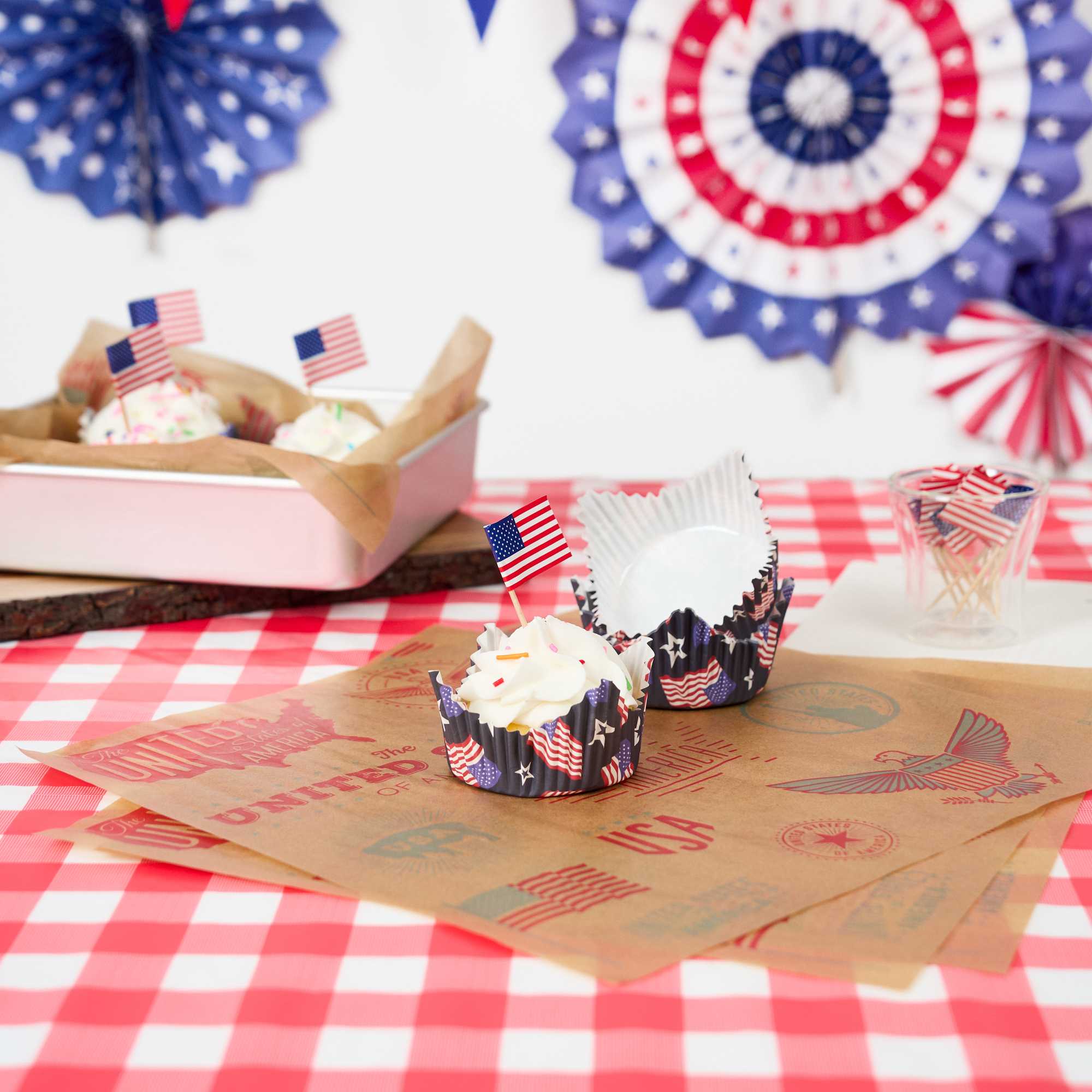 Panificio 4 oz Petal Paper Baking Cup - American Flag, Ridged, Greaseproof - 2 1/4" x 2 1/4" x 1 1/2" - 200 count box