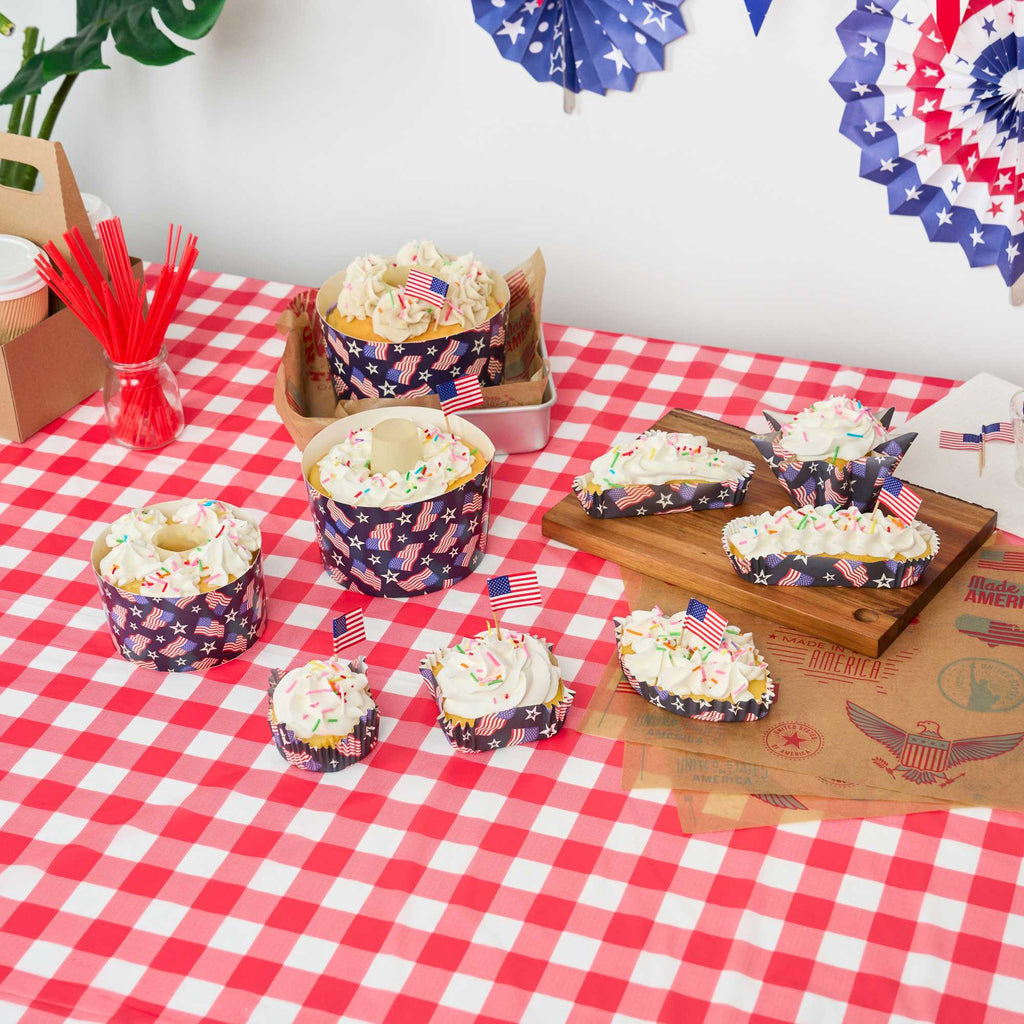 Panificio 4 oz Petal Paper Baking Cup - American Flag, Ridged, Greaseproof - 2 1/4" x 2 1/4" x 1 1/2" - 4000 count box