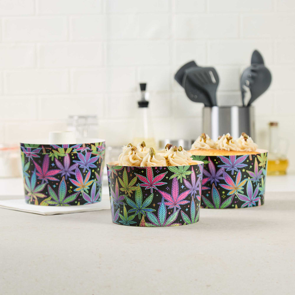 Panificio 53 oz Paper Angel Food Tube Pan - Trippy Leaf Print, Greaseproof - 5 3/4" x 5 3/4" x 3 3/4" - 100 count box