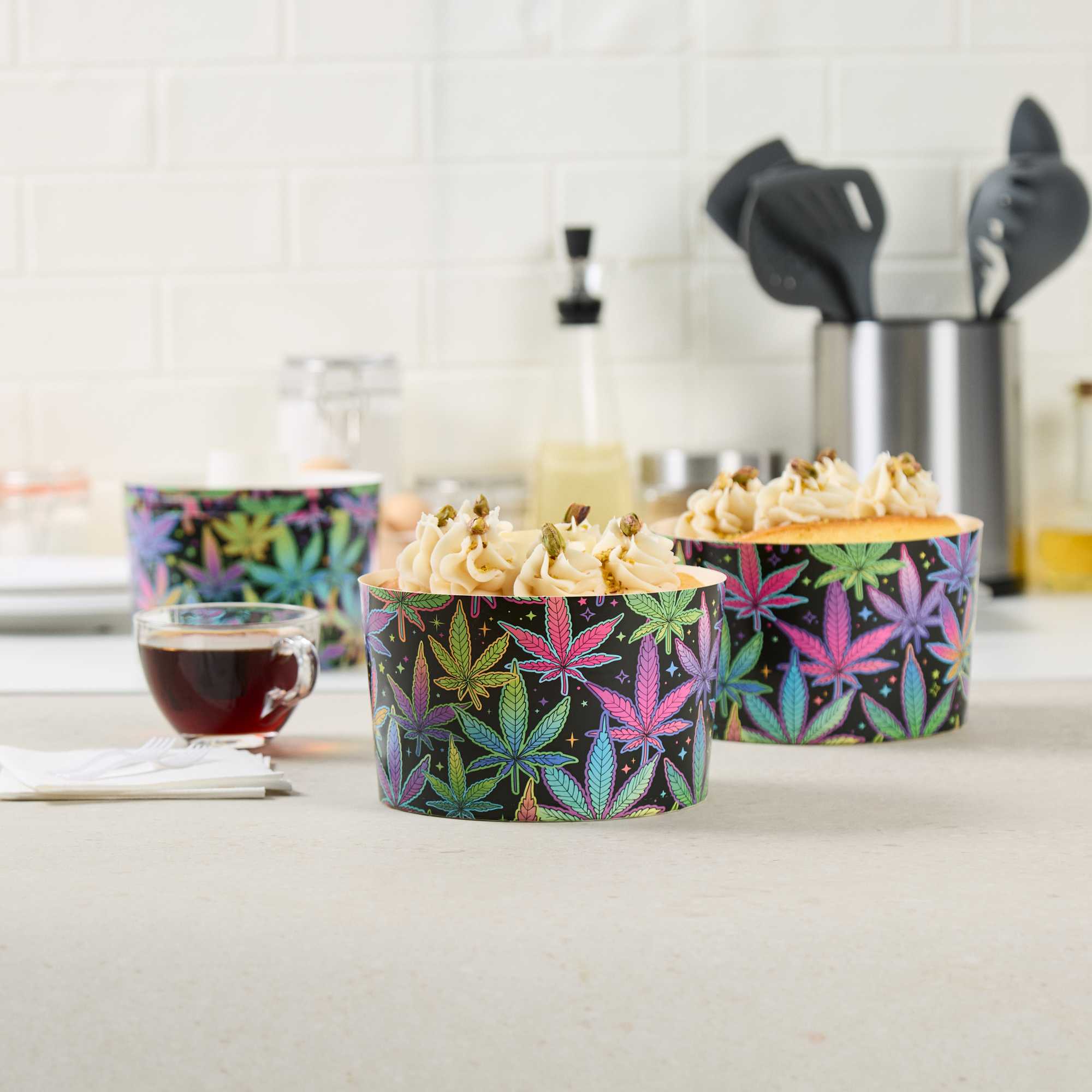 Panificio 53 oz Paper Angel Food Tube Pan - Trippy Leaf Print, Greaseproof - 5 3/4" x 5 3/4" x 3 3/4" - 400 count box