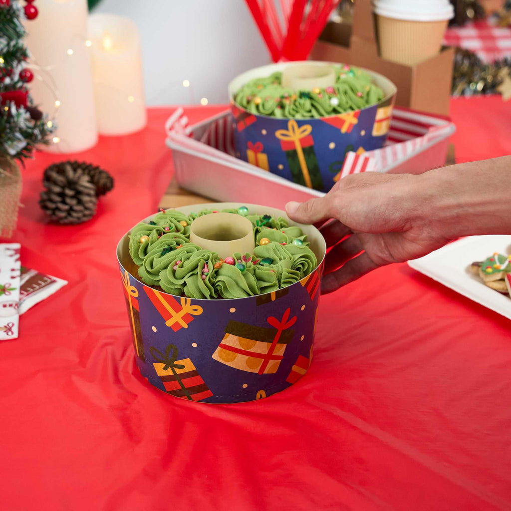 Panificio 53 oz Paper Angel Food Tube Pan - Christmas, Greaseproof - 5 3/4" x 5 3/4" x 3 3/4" - 100 count box