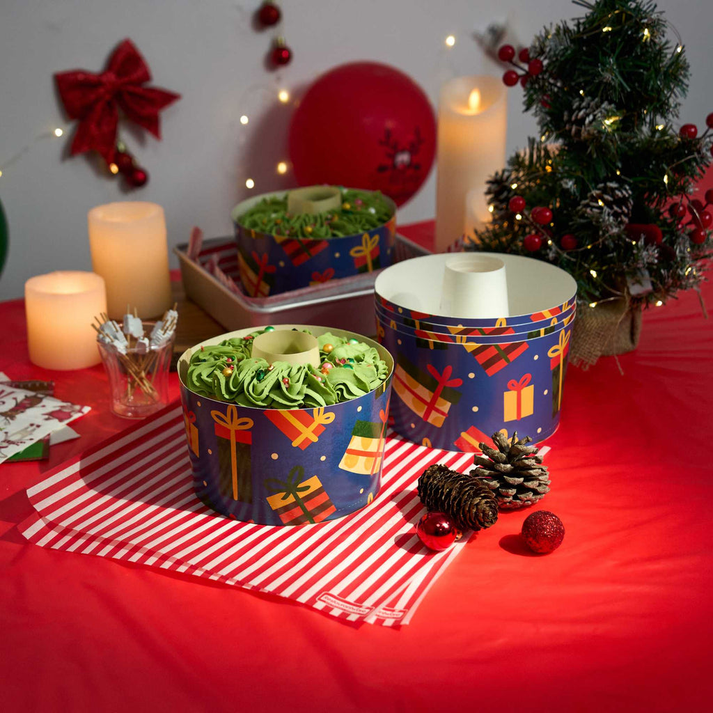 Panificio 53 oz Paper Angel Food Tube Pan - Christmas, Greaseproof - 5 3/4" x 5 3/4" x 3 3/4" - 100 count box