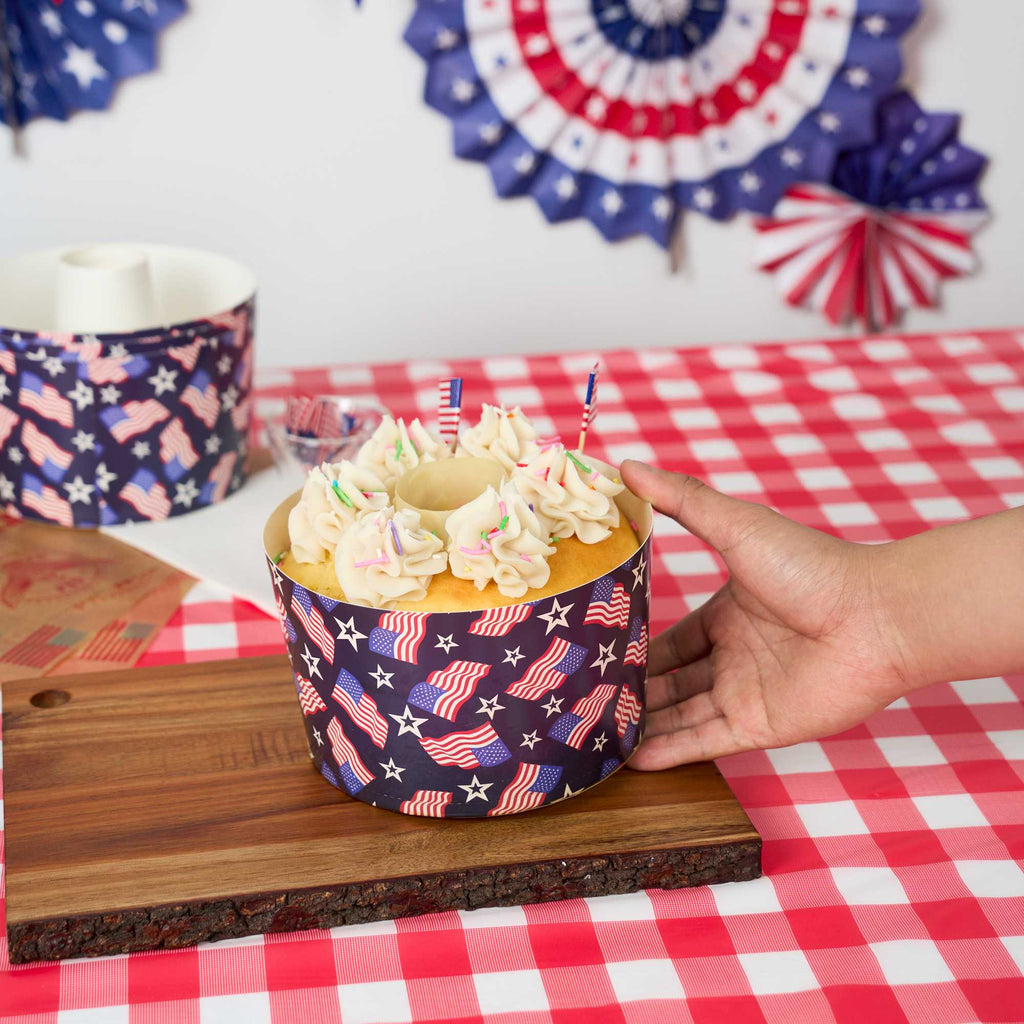 Panificio 53 oz Paper Angel Food Tube Pan - American Flag, Greaseproof - 5 3/4" x 5 3/4" x 3 3/4" - 100 count box