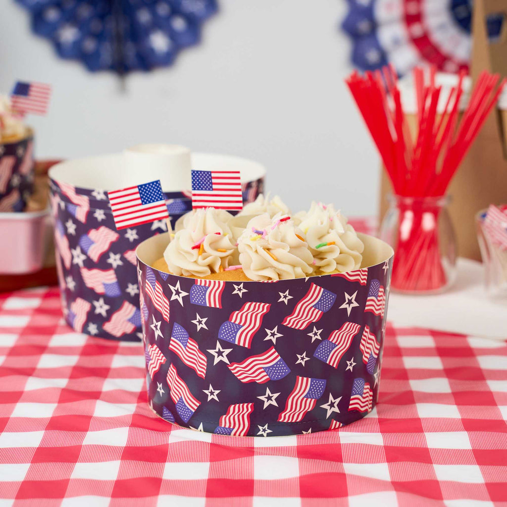 Panificio 53 oz Paper Angel Food Tube Pan - American Flag, Greaseproof - 5 3/4" x 5 3/4" x 3 3/4" - 400 count box