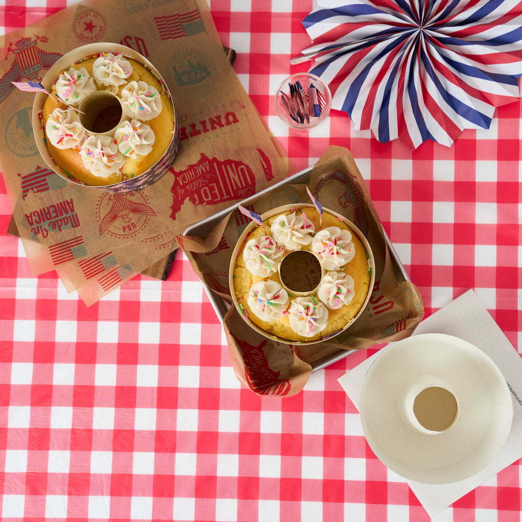 Panificio 53 oz Paper Angel Food Tube Pan - American Flag, Greaseproof - 5 3/4" x 5 3/4" x 3 3/4" - 400 count box