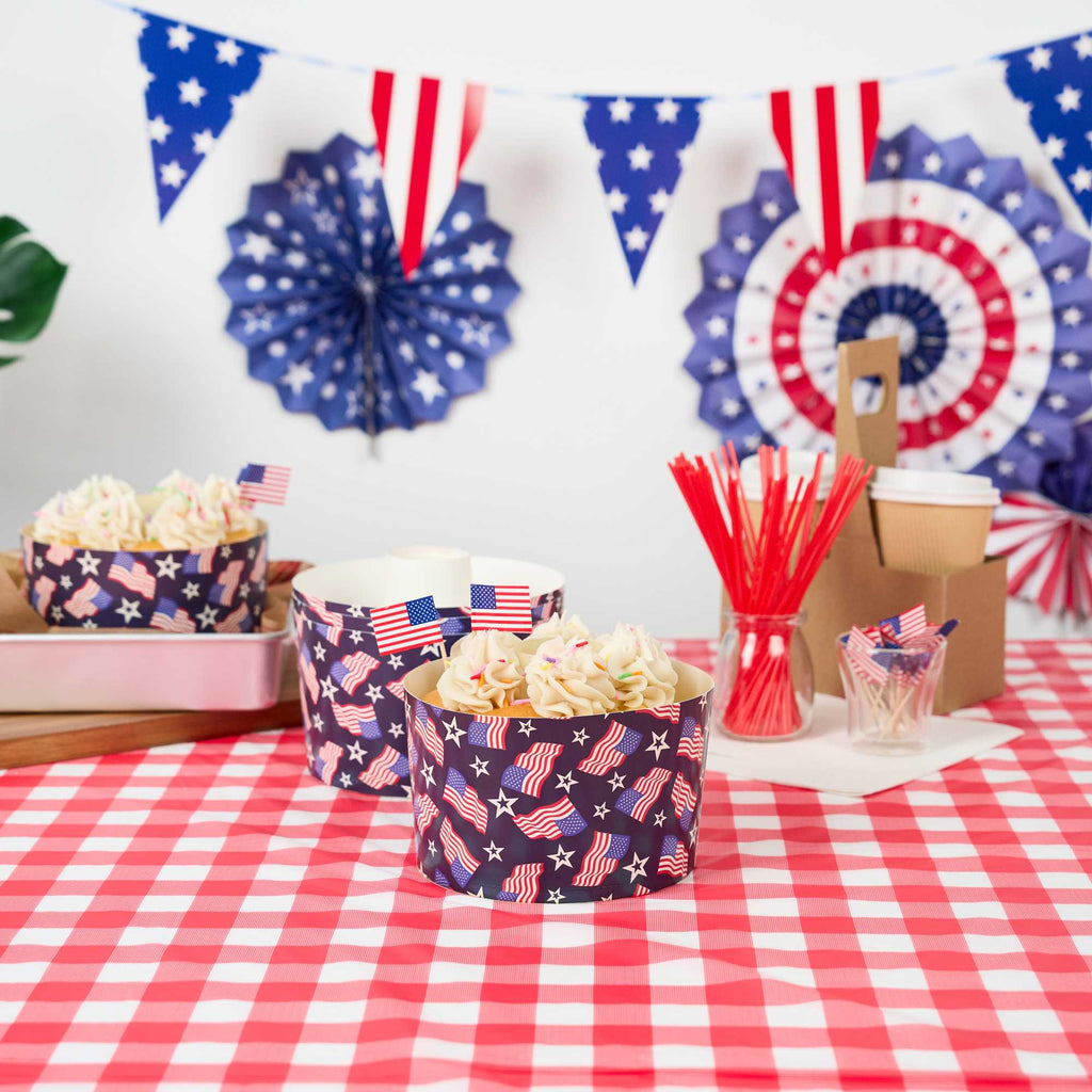 Panificio 53 oz Paper Angel Food Tube Pan - American Flag, Greaseproof - 5 3/4" x 5 3/4" x 3 3/4" - 400 count box